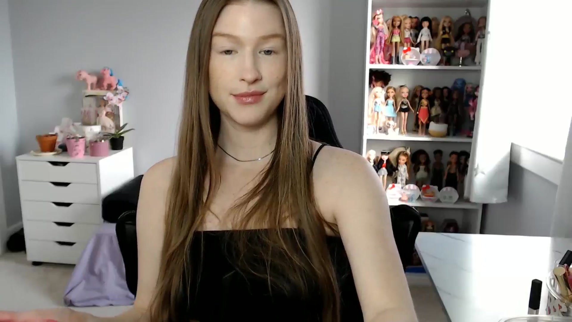 Gallery image thumbnail from GemmaMinx's myfreecams stream on, 01/15/2025, 17:37 image 9 of 20
