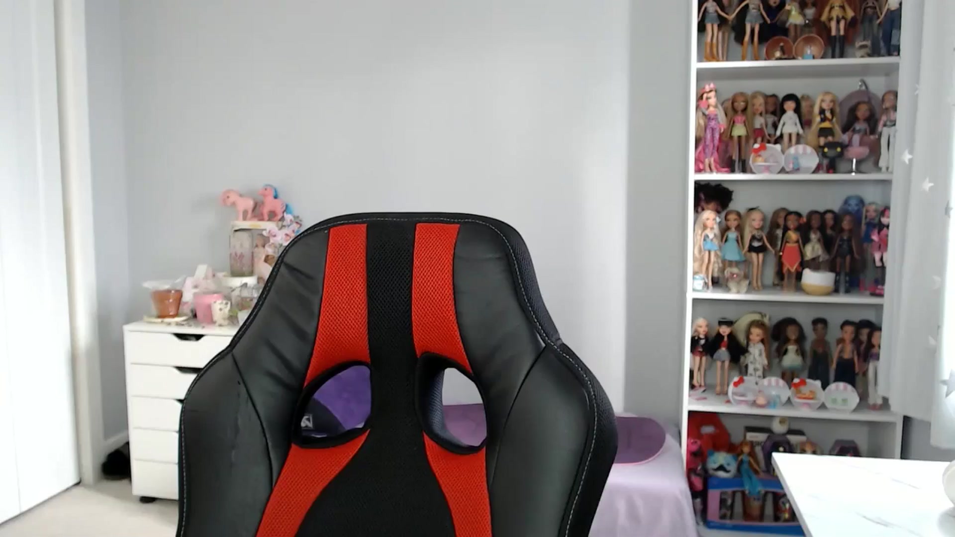 Gallery image thumbnail from GemmaMinx's myfreecams stream on, 01/26/2025, 18:20 image 17 of 20