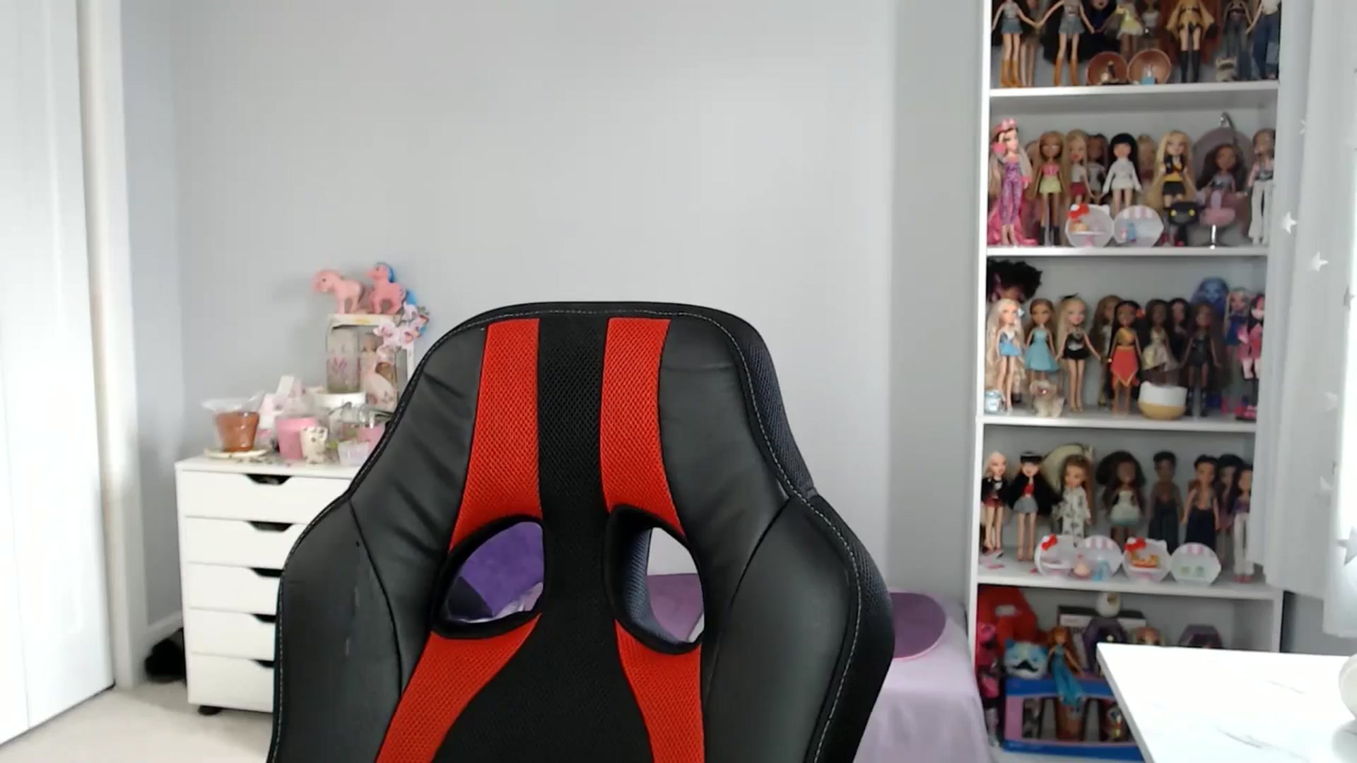 Gallery image thumbnail from GemmaMinx's myfreecams stream on, 01/26/2025, 18:20 image 18 of 20