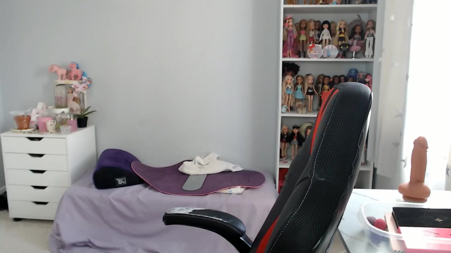 Gallery image thumbnail from GemmaMinx's myfreecams stream on, 01/26/2025, 20:14 image 2 of 20
