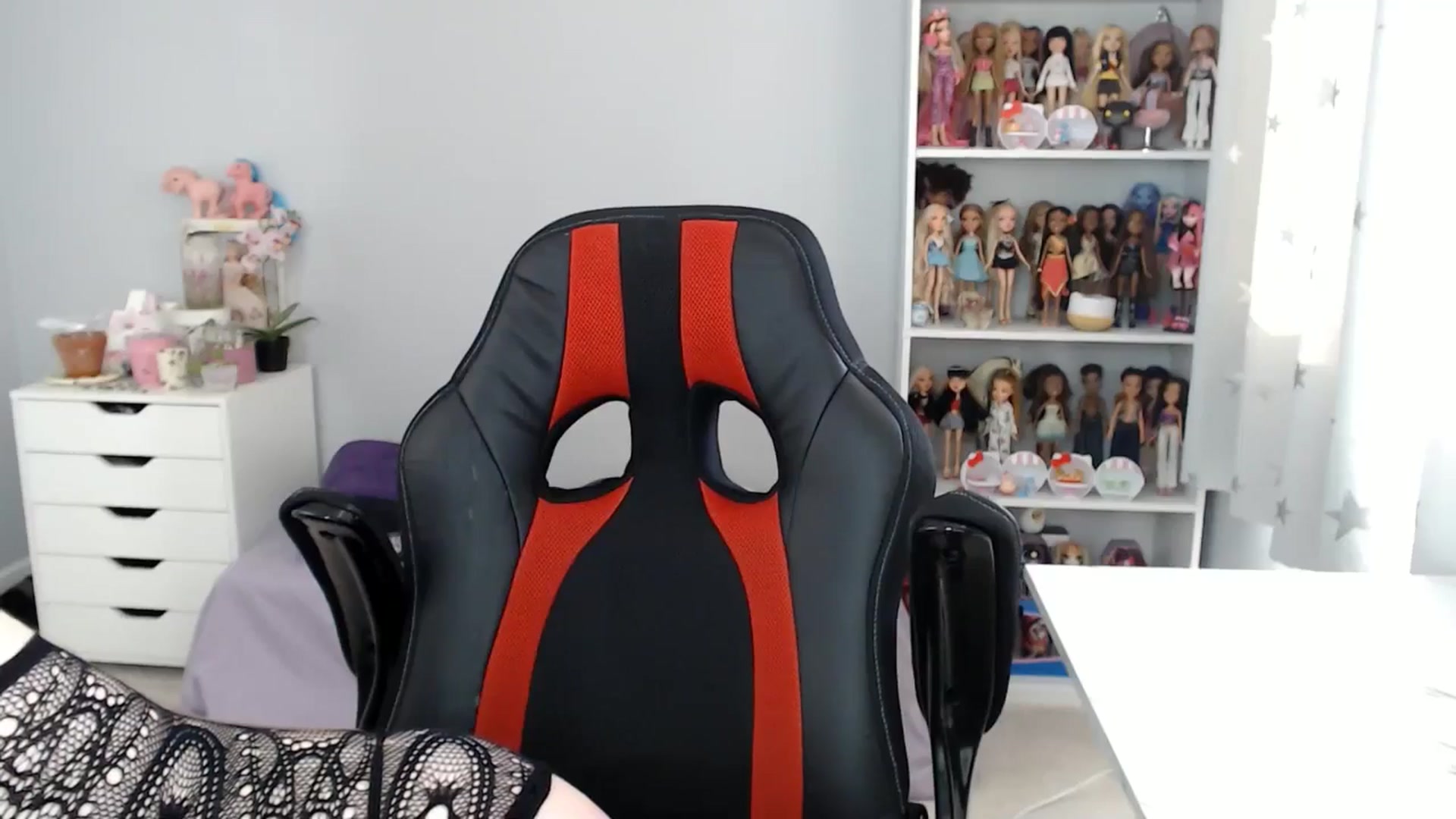 Gallery image thumbnail from GemmaMinx's myfreecams stream on, 01/26/2025, 20:51 image 3 of 20
