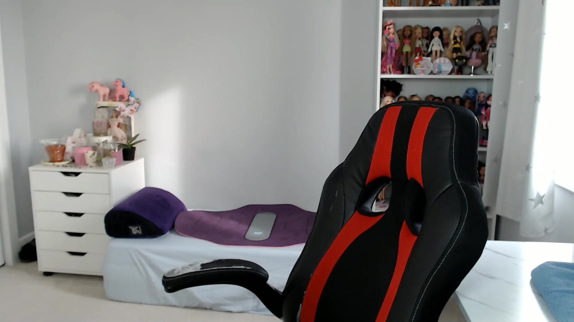 Gallery image thumbnail from GemmaMinx's myfreecams stream on, 01/27/2025, 20:23 image 12 of 20