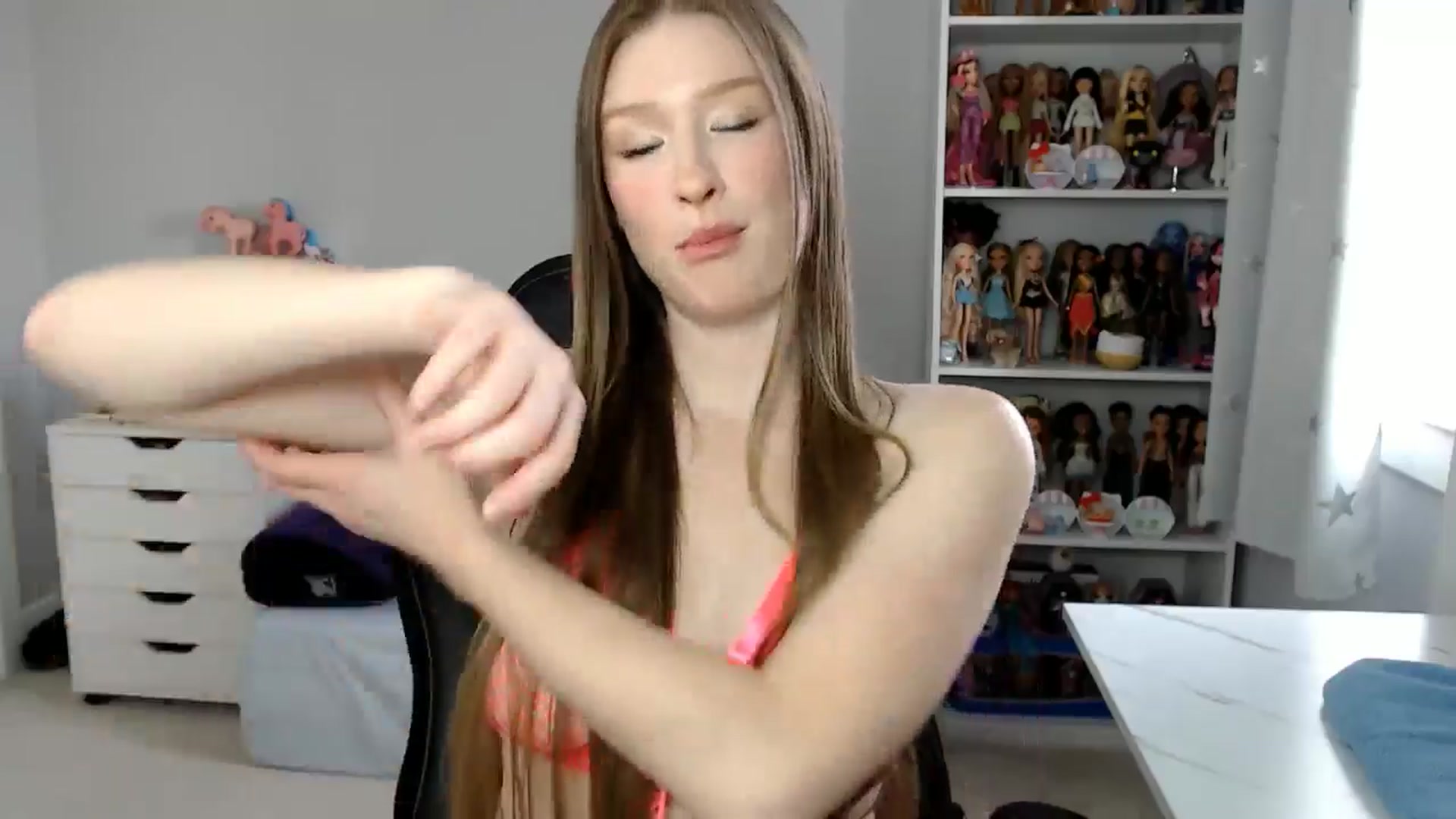 Gallery image thumbnail from GemmaMinx's myfreecams stream on, 01/27/2025, 20:23 image 14 of 20
