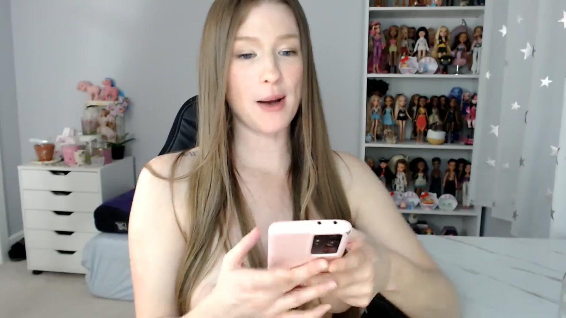 Gallery image thumbnail from GemmaMinx's myfreecams stream on, 01/27/2025, 22:50 image 19 of 20