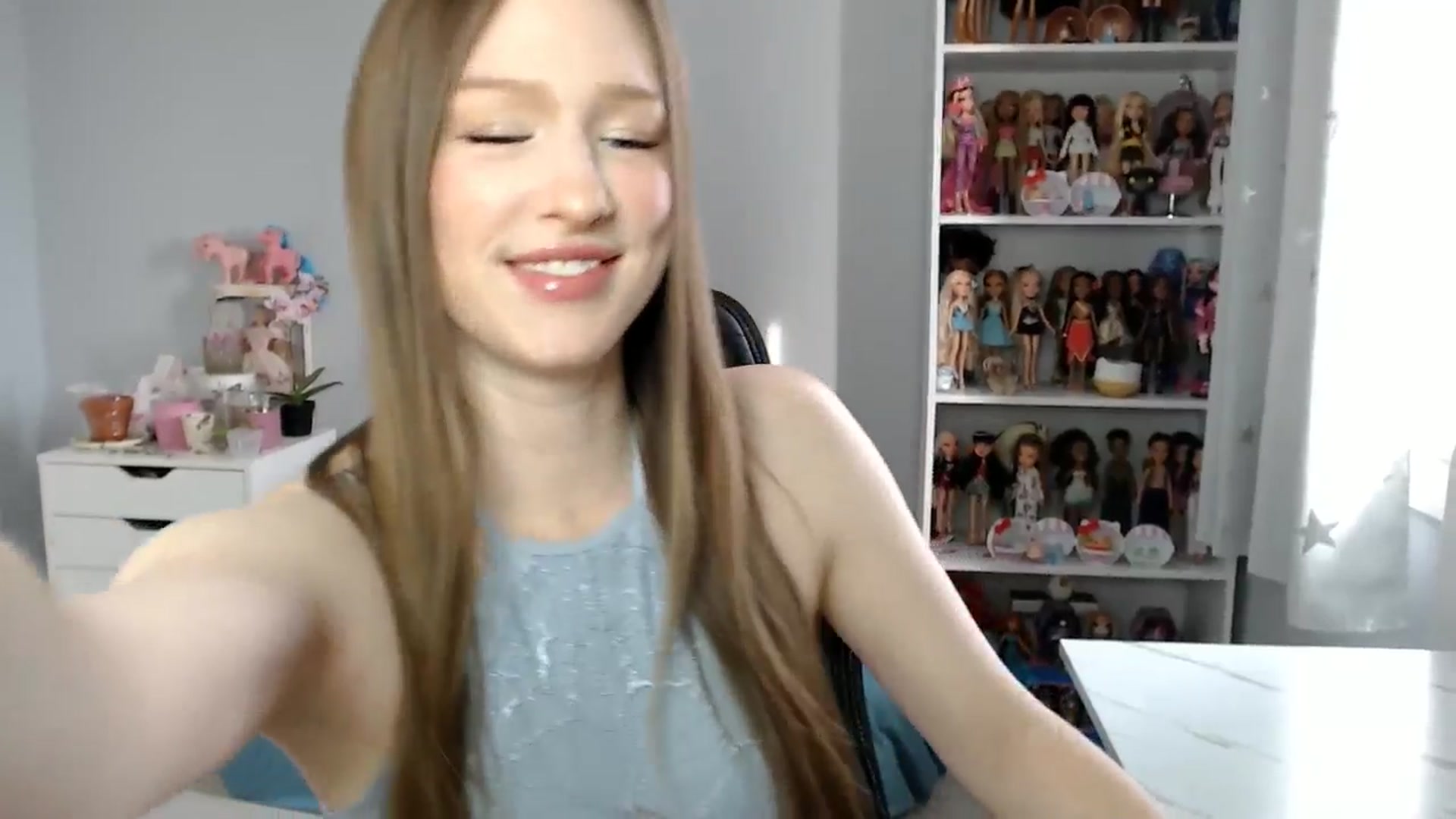 Gallery image thumbnail from GemmaMinx's myfreecams stream on, 01/28/2025, 19:14 image 4 of 20