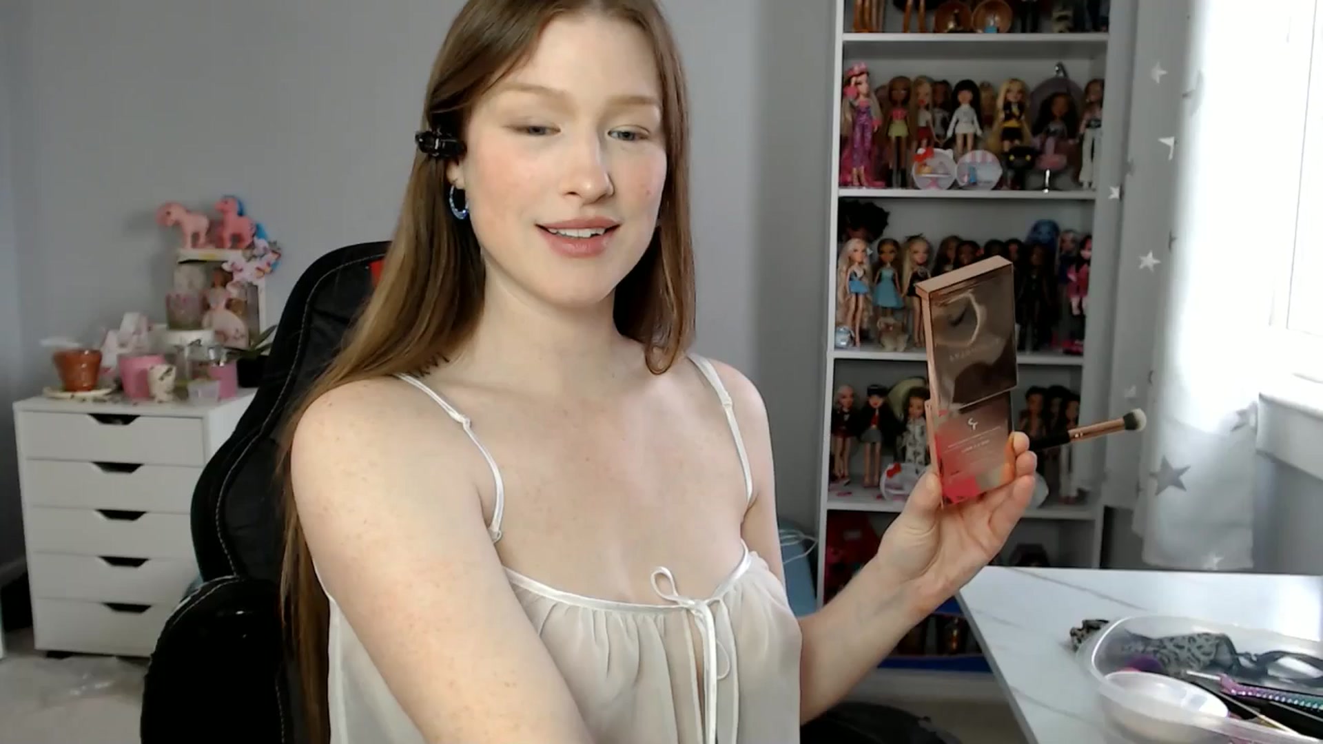 Gallery image thumbnail from GemmaMinx's myfreecams stream on, 01/28/2025, 21:22 image 12 of 20