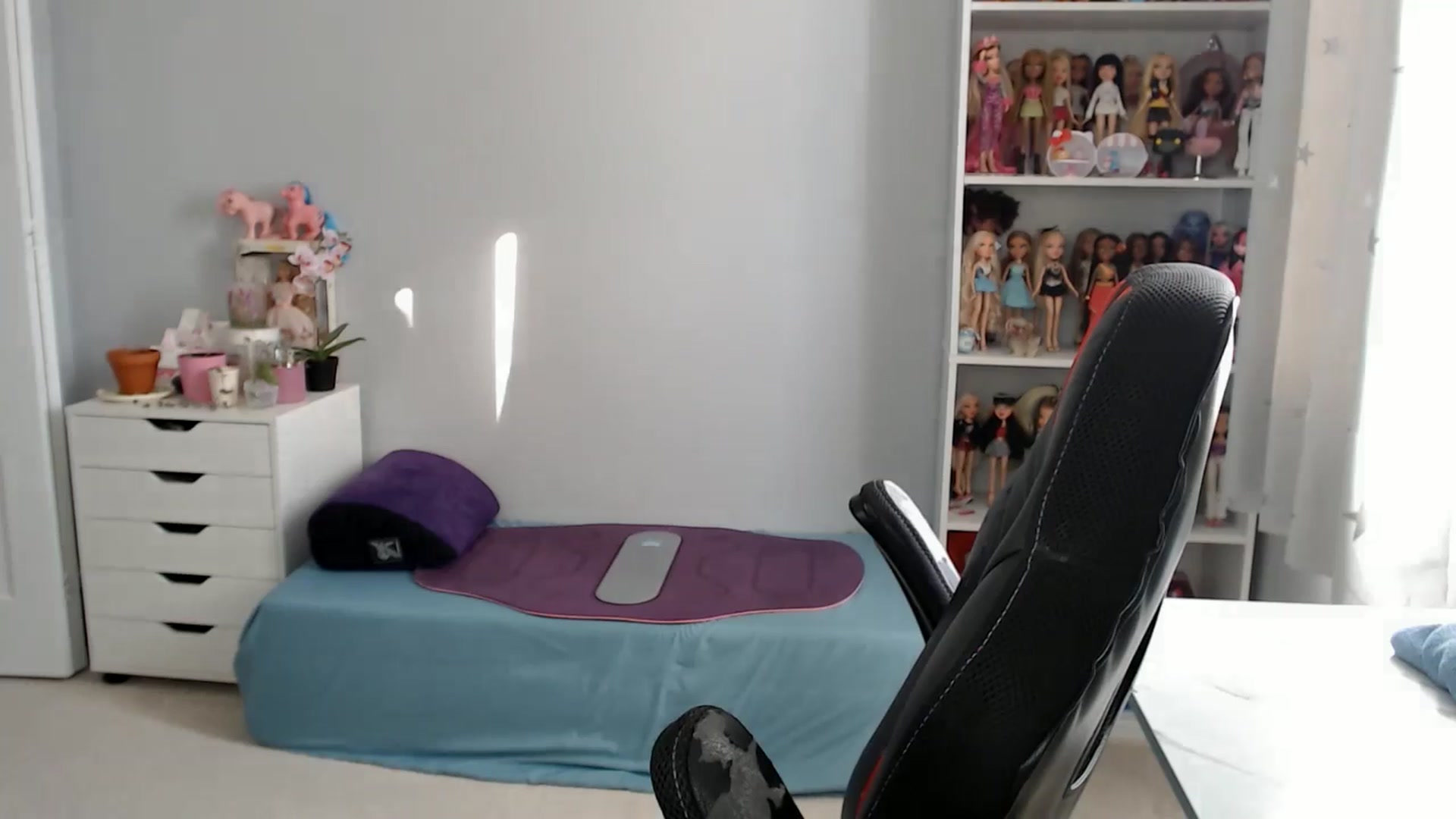 Gallery image thumbnail from GemmaMinx's myfreecams stream on, 01/29/2025, 19:47 image 12 of 20
