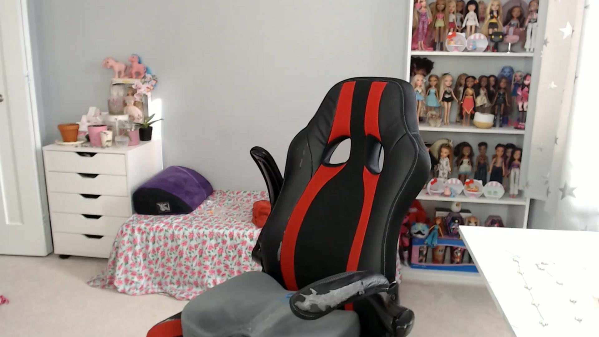 Gallery image thumbnail from GemmaMinx's myfreecams stream on, 02/07/2025, 22:13 image 5 of 20