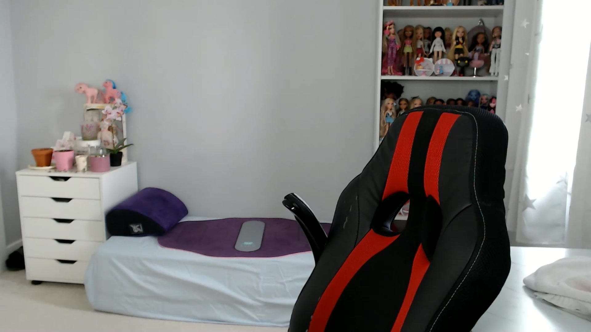 Gallery image thumbnail from GemmaMinx's myfreecams stream on, 02/14/2025, 20:23 image 11 of 20