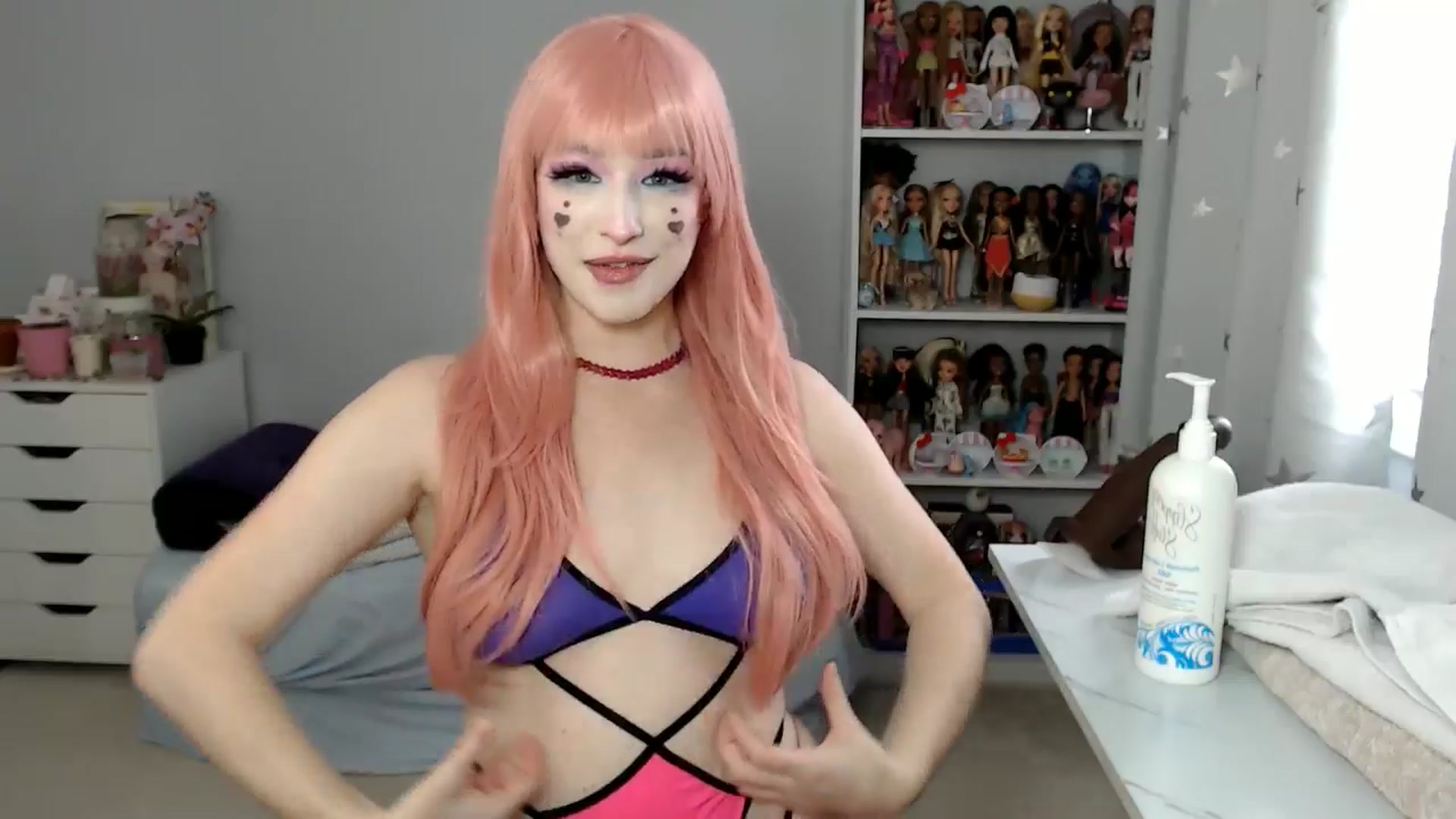 Gallery image thumbnail from GemmaMinx's myfreecams stream on, 02/25/2025, 18:58 image 17 of 20