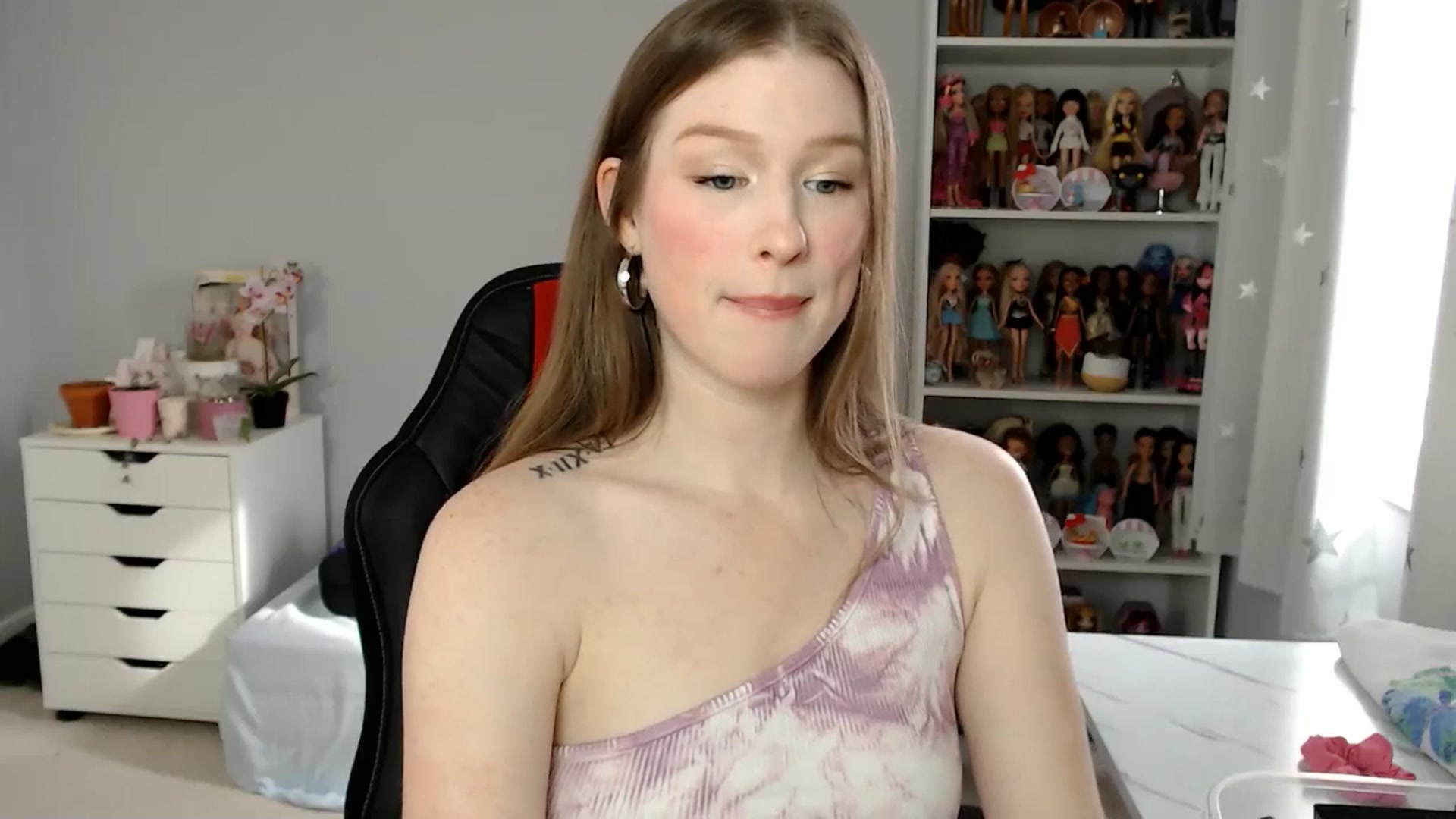 Gallery image thumbnail from GemmaMinx's myfreecams stream on, 03/12/2025, 20:26 image 13 of 20