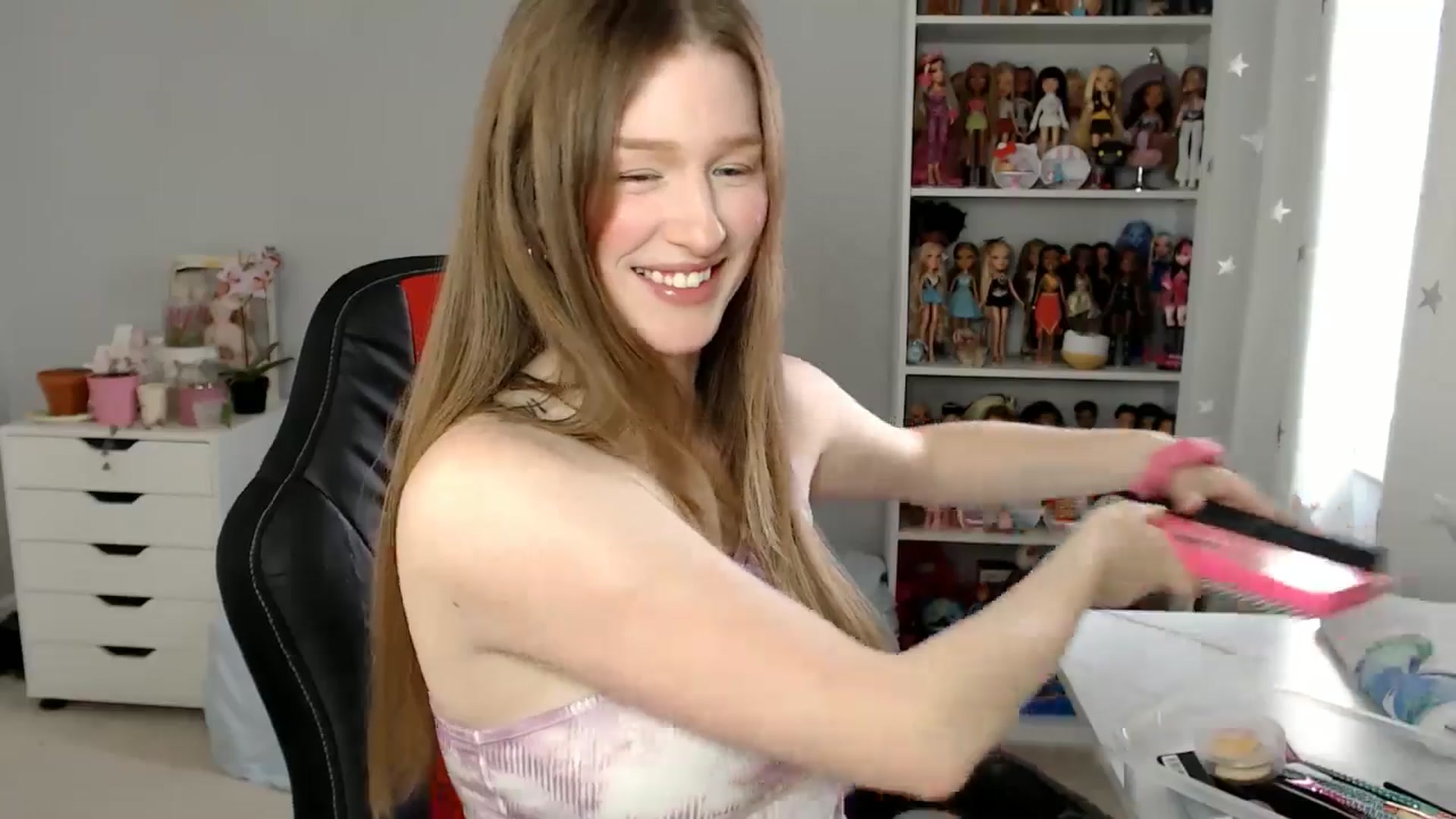 Gallery image thumbnail from GemmaMinx's myfreecams stream on, 03/12/2025, 20:26 image 3 of 20