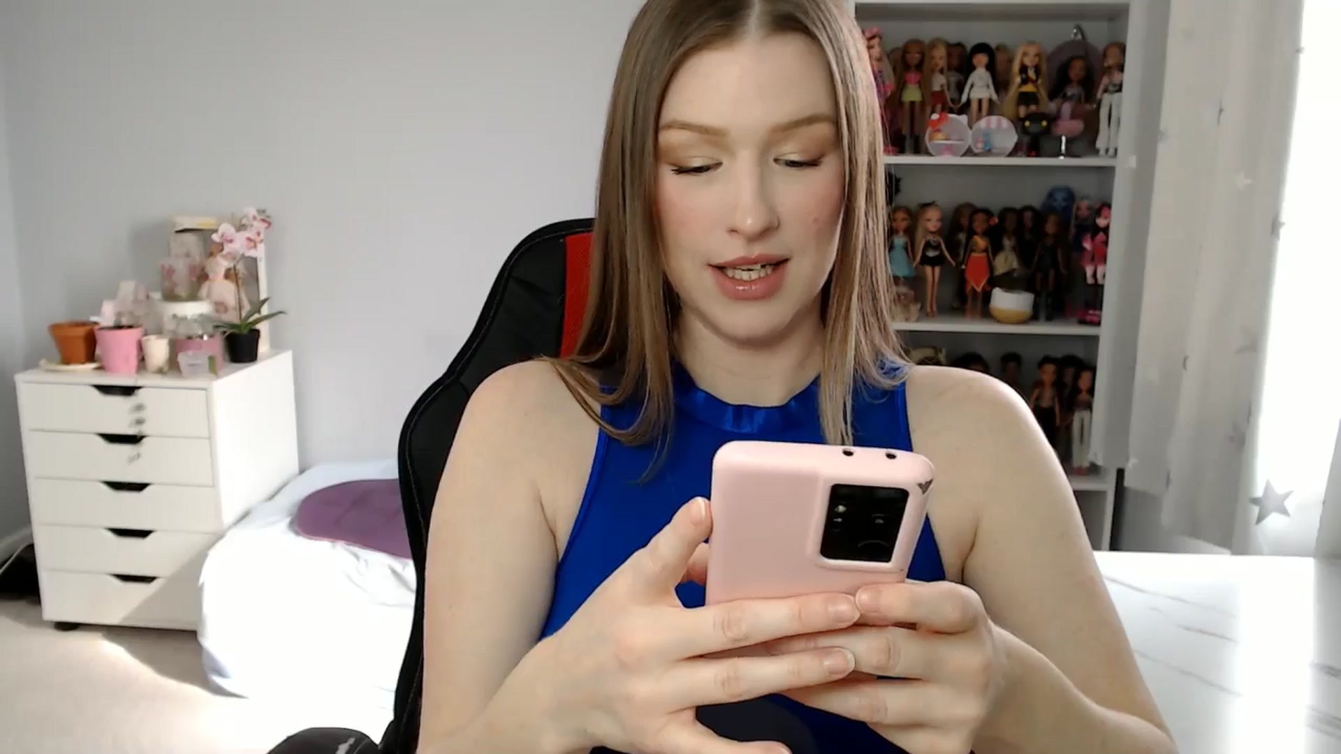 Gallery image thumbnail from GemmaMinx's myfreecams stream on, 03/13/2025, 20:02 image 9 of 20