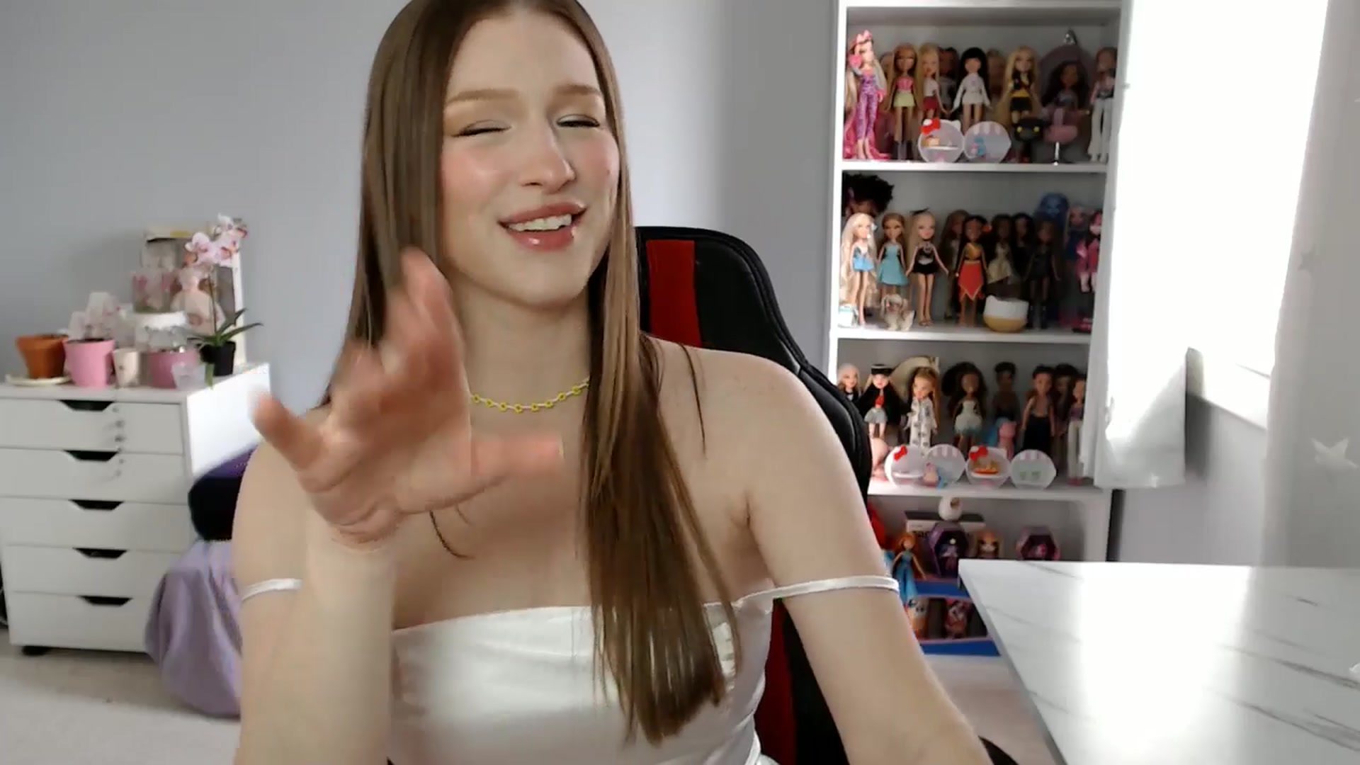 Gallery image thumbnail from GemmaMinx's myfreecams stream on, 03/15/2025, 18:42 image 4 of 20