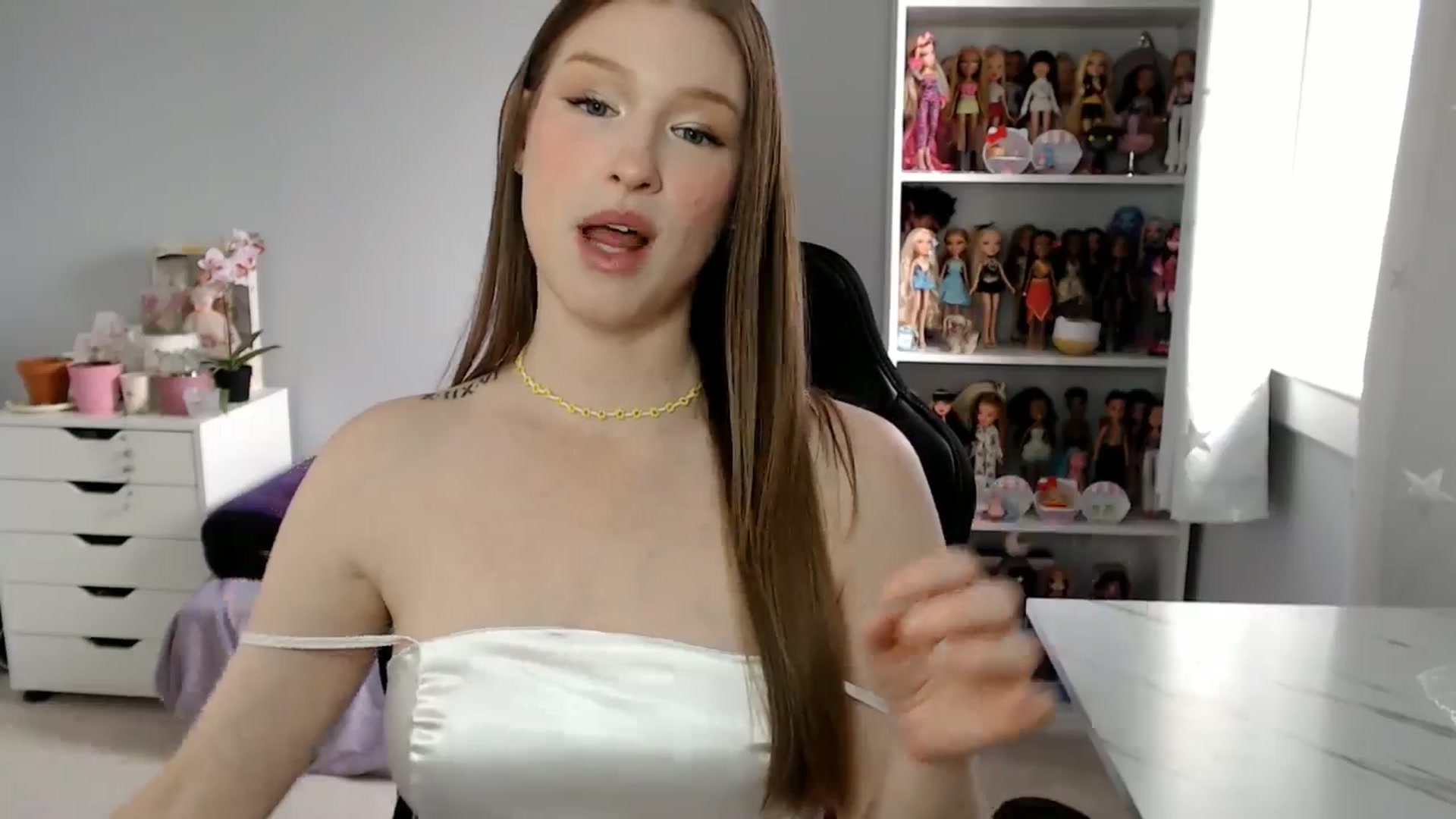 Gallery image thumbnail from GemmaMinx's myfreecams stream on, 03/15/2025, 18:42 image 15 of 20