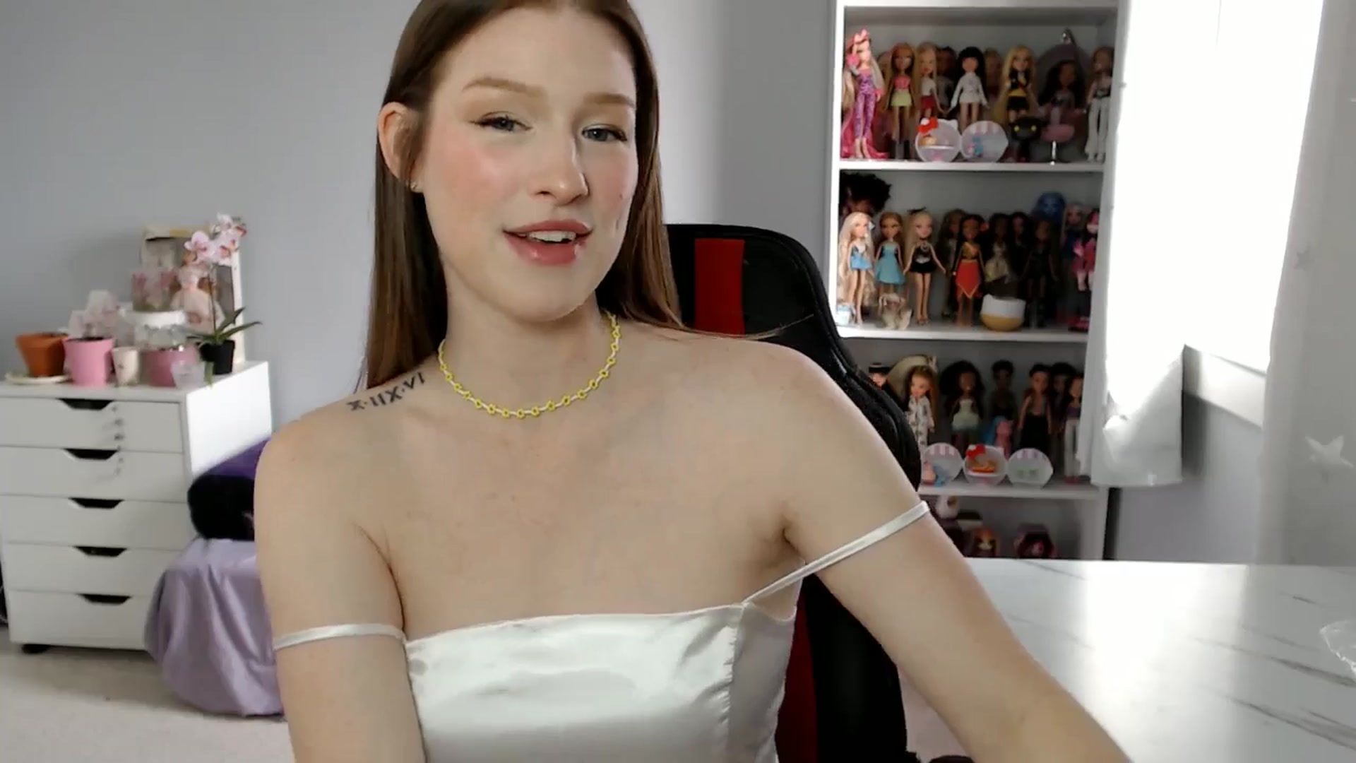 Gallery image thumbnail from GemmaMinx's myfreecams stream on, 03/15/2025, 18:42 image 10 of 20