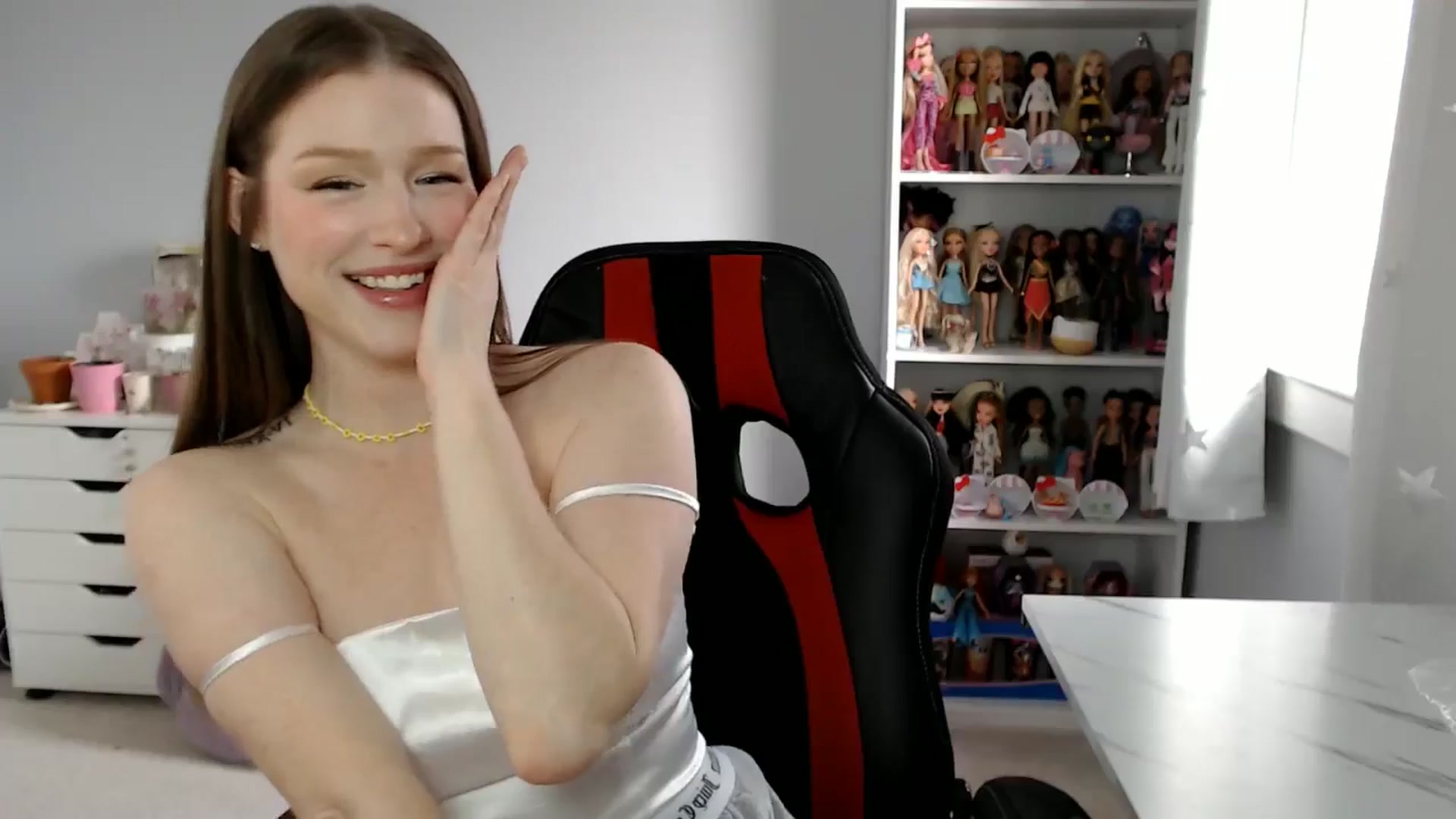 Gallery image thumbnail from GemmaMinx's myfreecams stream on, 03/15/2025, 18:42 image 17 of 20