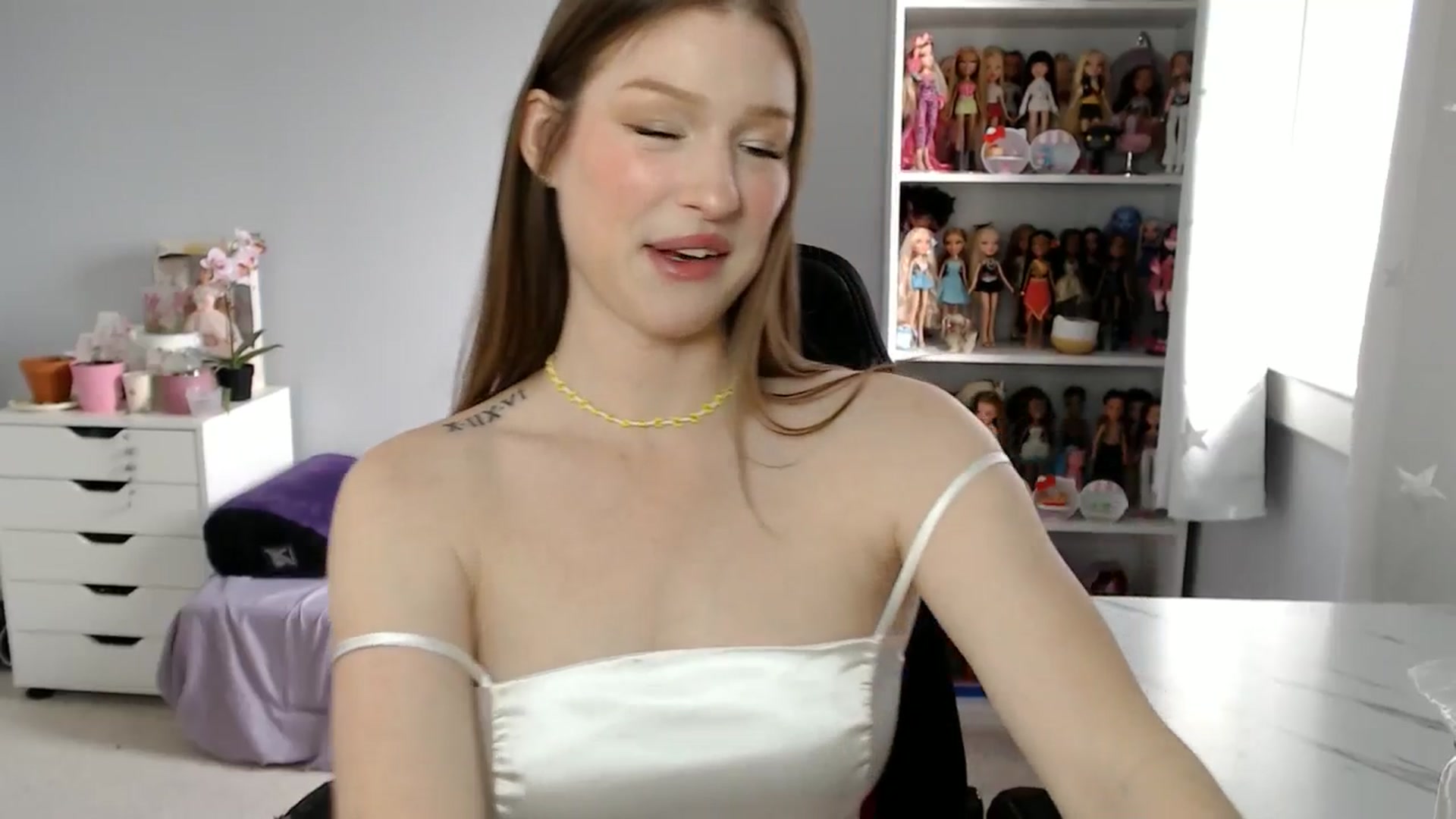 Gallery image thumbnail from GemmaMinx's myfreecams stream on, 03/15/2025, 18:42 image 19 of 20