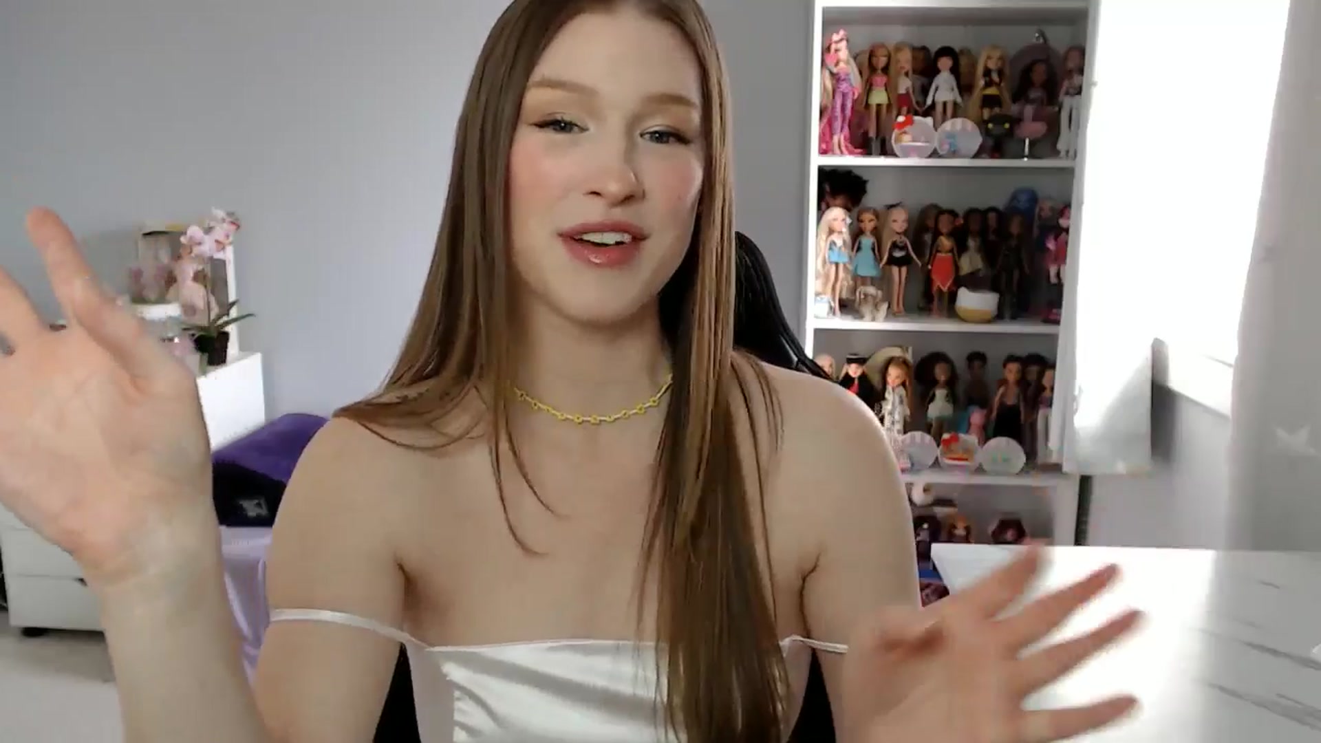 Gallery image thumbnail from GemmaMinx's myfreecams stream on, 03/15/2025, 18:42 image 3 of 20