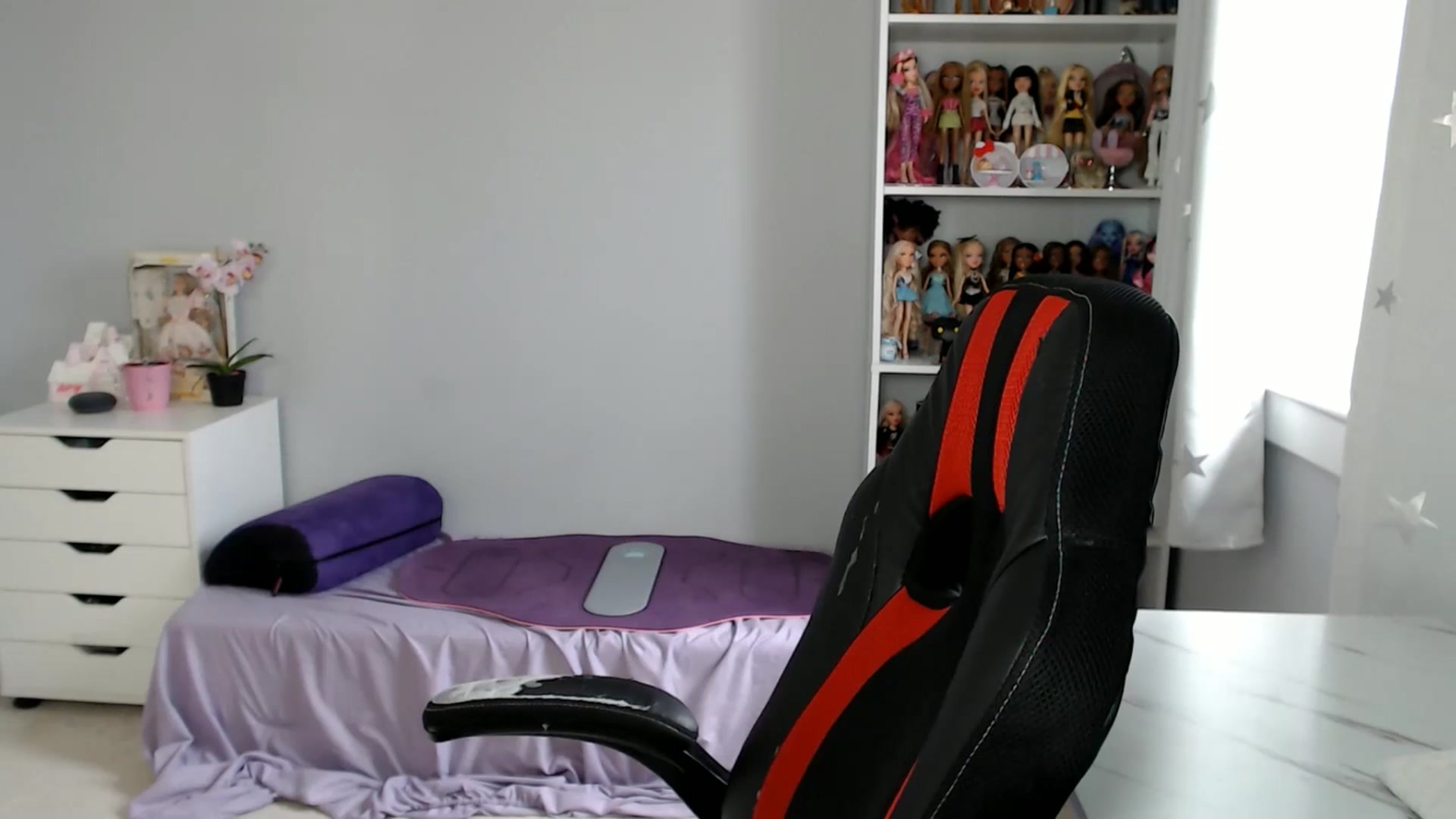Gallery image thumbnail from GemmaMinx's myfreecams stream on, 03/25/2025, 18:44 image 19 of 20