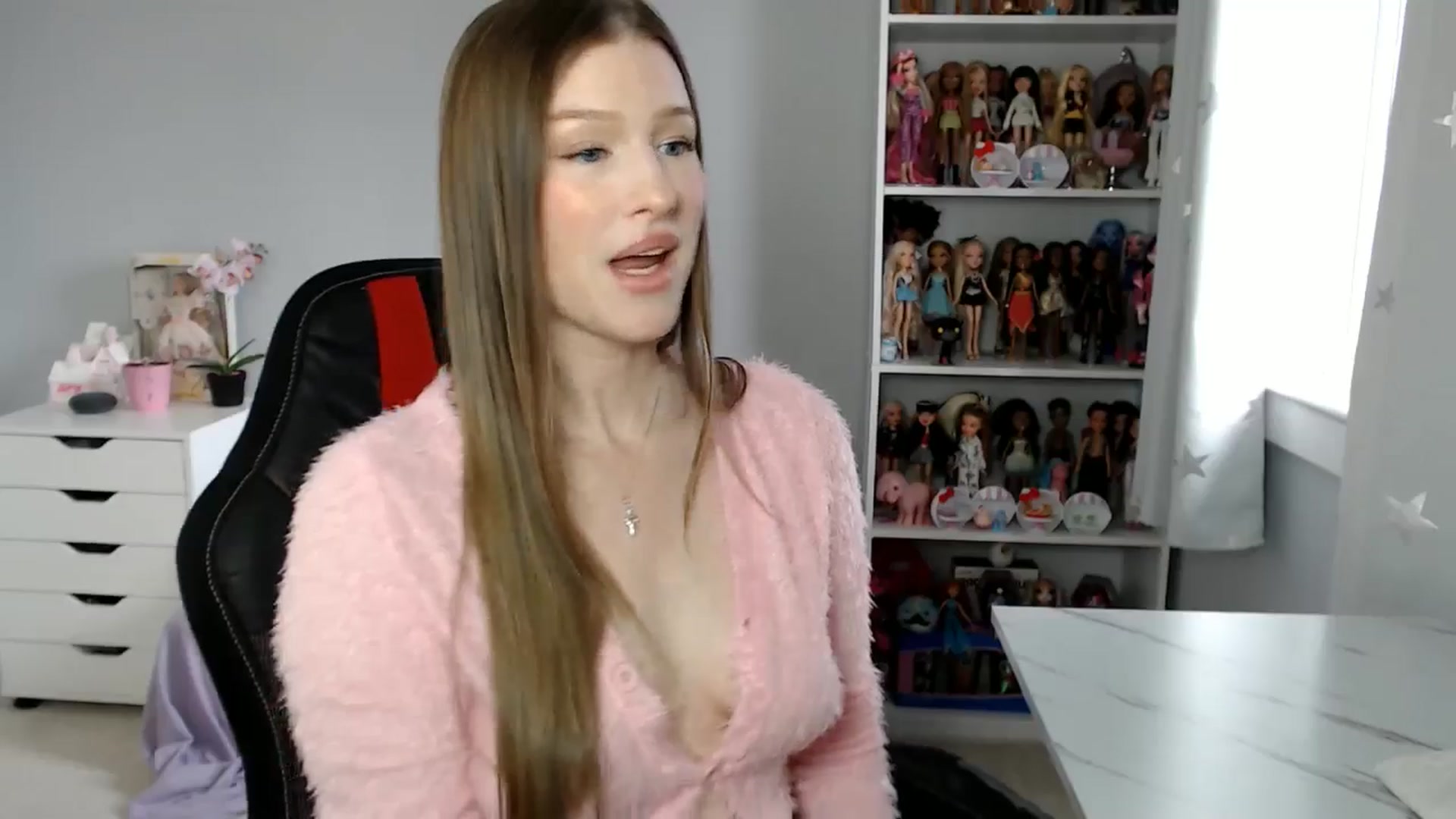 Gallery image thumbnail from GemmaMinx's myfreecams stream on, 03/25/2025, 18:44 image 9 of 20