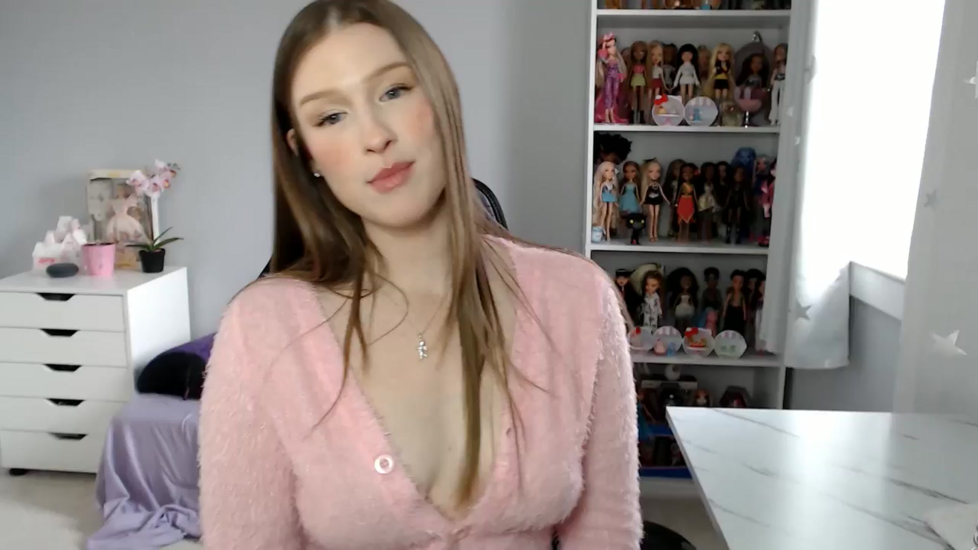 Gallery image thumbnail from GemmaMinx's myfreecams stream on, 03/25/2025, 18:44 image 14 of 20