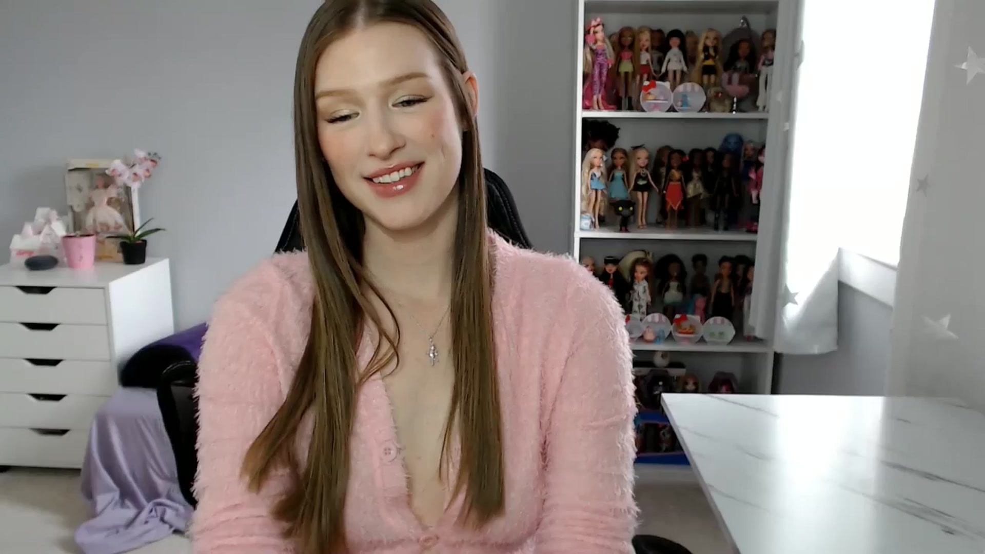 Gallery image thumbnail from GemmaMinx's myfreecams stream on, 03/25/2025, 18:44 image 5 of 20