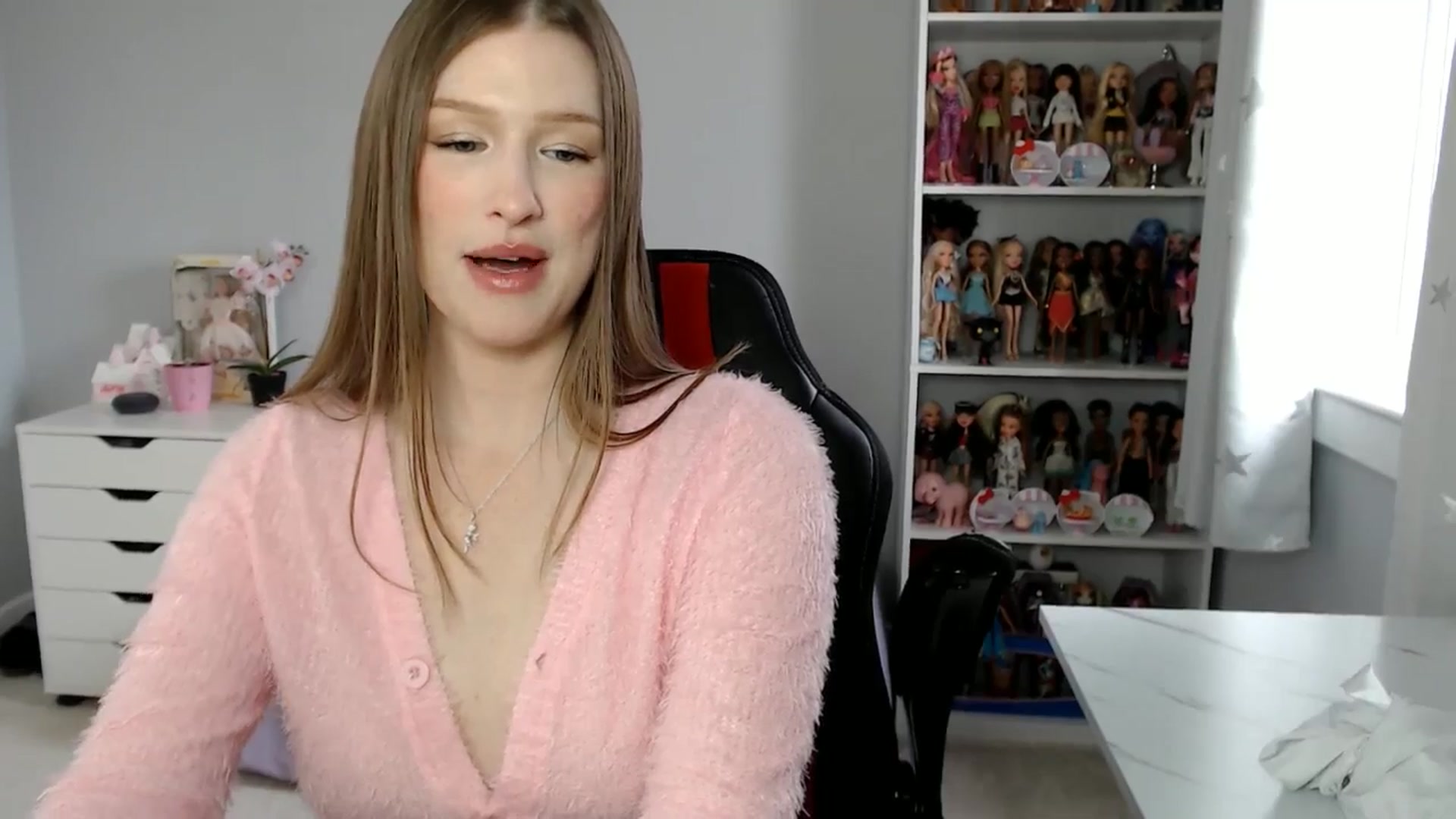 Gallery image thumbnail from GemmaMinx's myfreecams stream on, 03/25/2025, 21:23 image 8 of 20