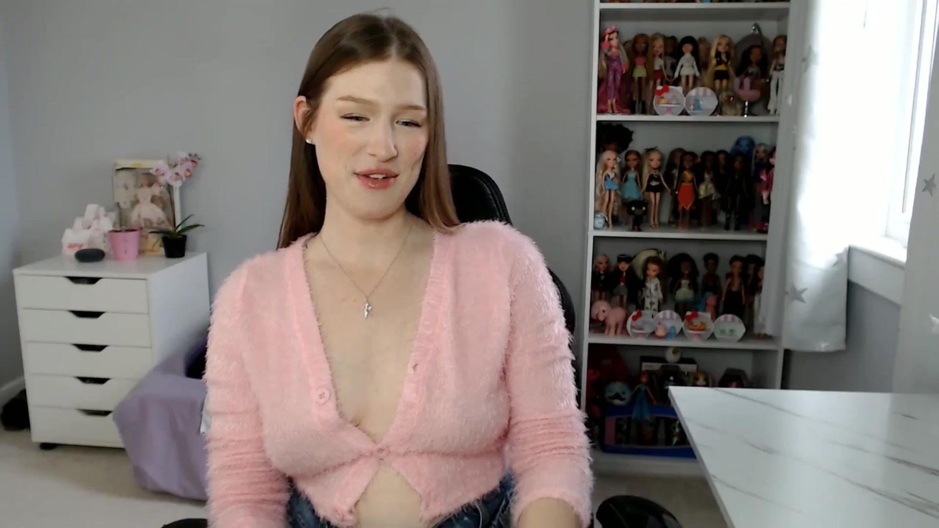 Gallery image thumbnail from GemmaMinx's myfreecams stream on, 03/25/2025, 21:23 image 4 of 20