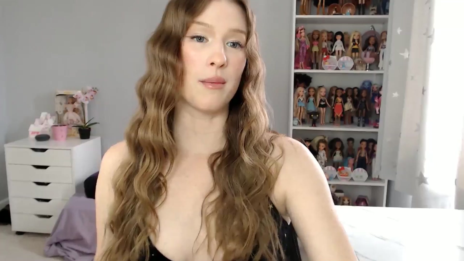 Gallery image thumbnail from GemmaMinx's myfreecams stream on, 03/26/2025, 19:20 image 18 of 20