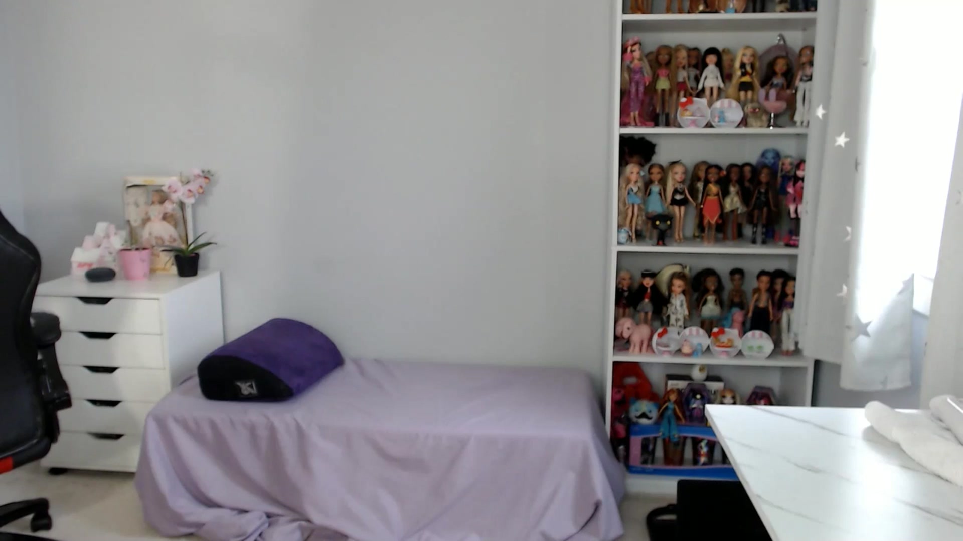 Gallery image thumbnail from GemmaMinx's myfreecams stream on, 03/31/2025, 20:02 image 12 of 20