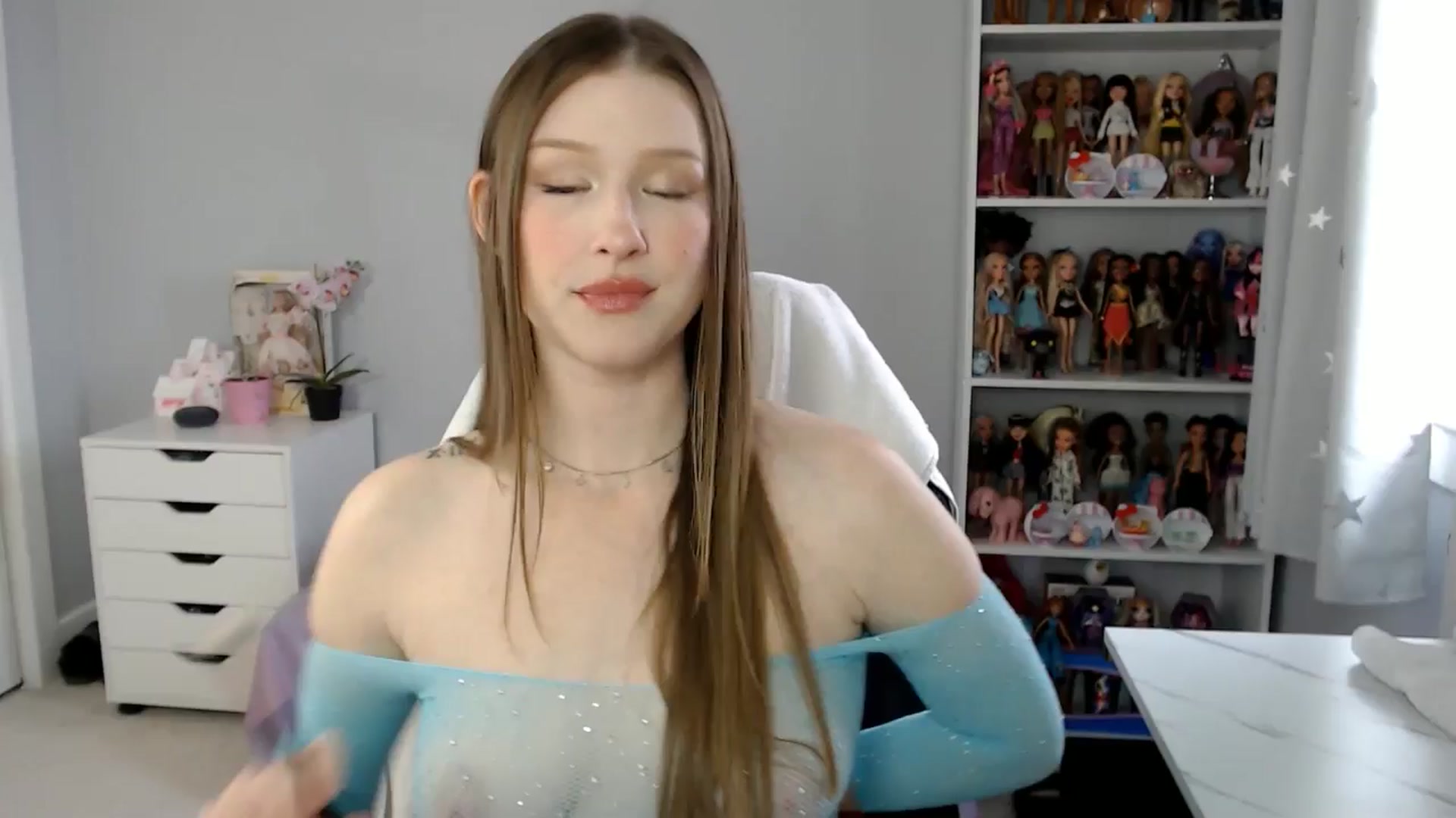 Gallery image thumbnail from GemmaMinx's myfreecams stream on, 03/31/2025, 20:02 image 16 of 20