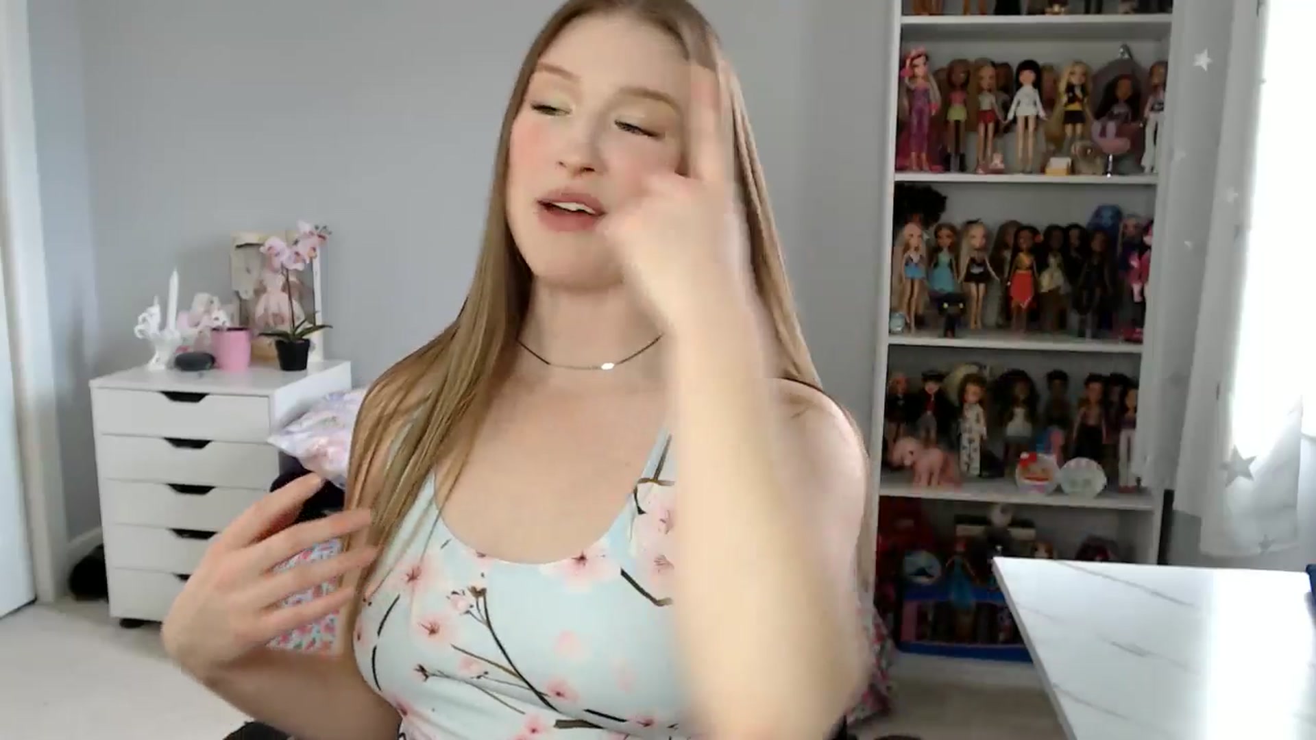 Gallery image thumbnail from GemmaMinx's myfreecams stream on, 04/15/2025, 19:50 image 15 of 20