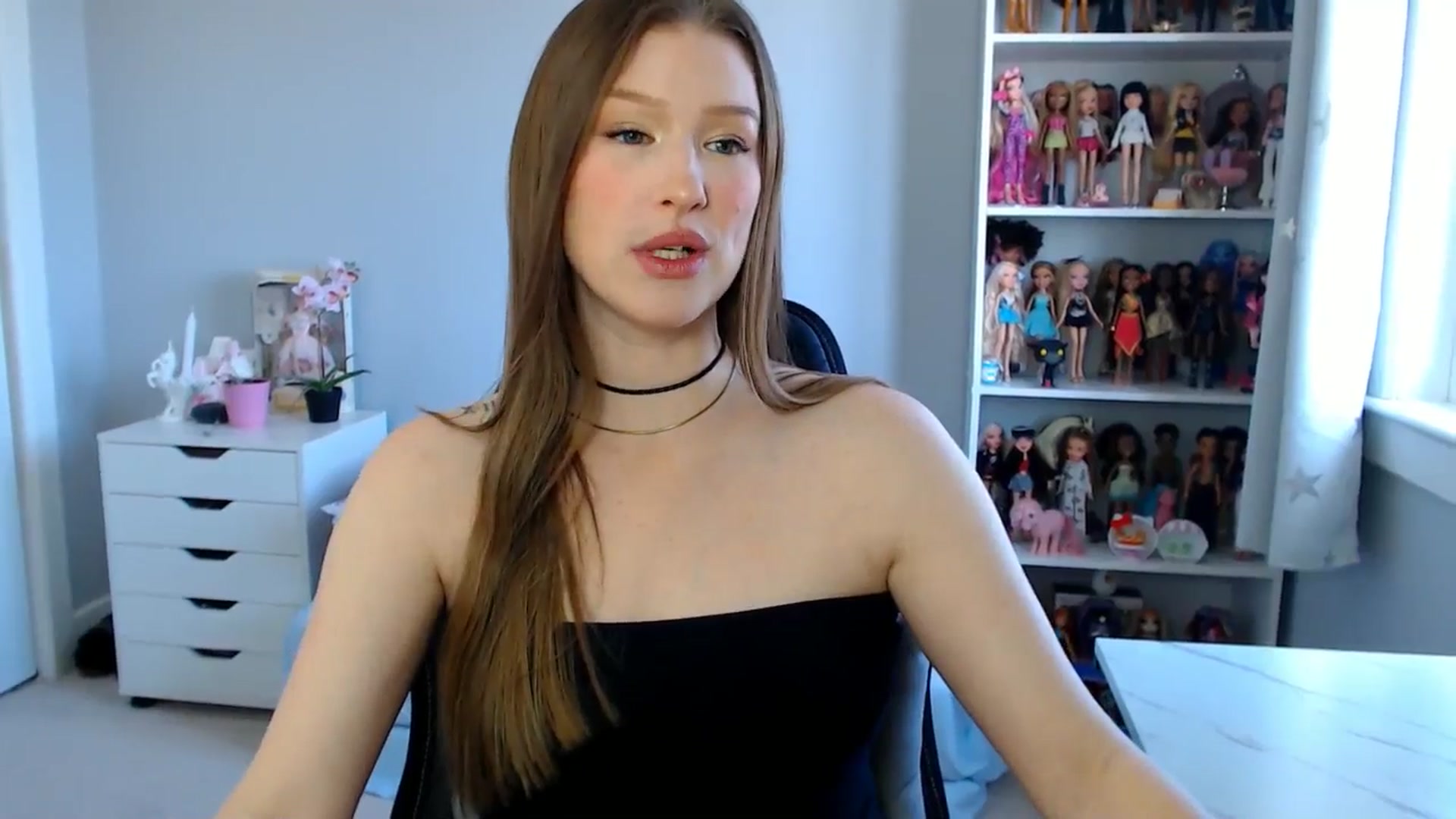 Gallery image thumbnail from GemmaMinx's myfreecams stream on, 04/27/2025, 17:05 image 11 of 20