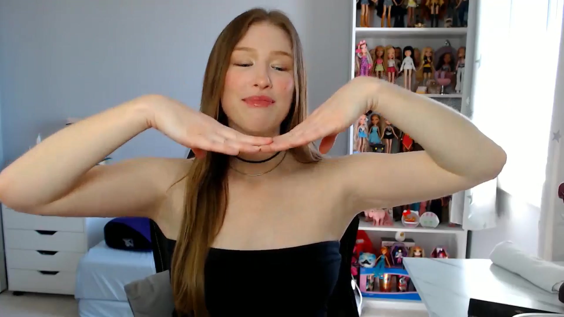 Gallery image thumbnail from GemmaMinx's myfreecams stream on, 04/27/2025, 19:21 image 12 of 20
