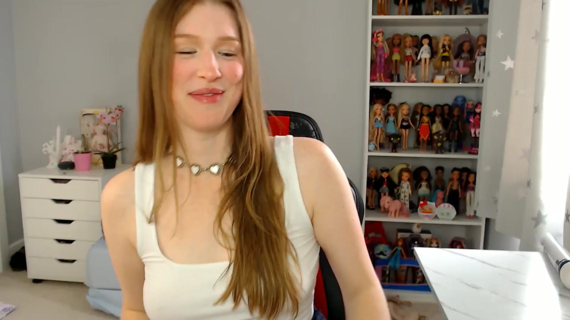 Gallery image thumbnail from GemmaMinx's myfreecams stream on, 04/29/2025, 20:34 image 19 of 20