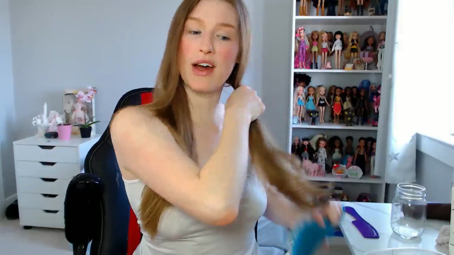 Gallery image thumbnail from GemmaMinx's myfreecams stream on, 04/30/2025, 17:59 image 15 of 20