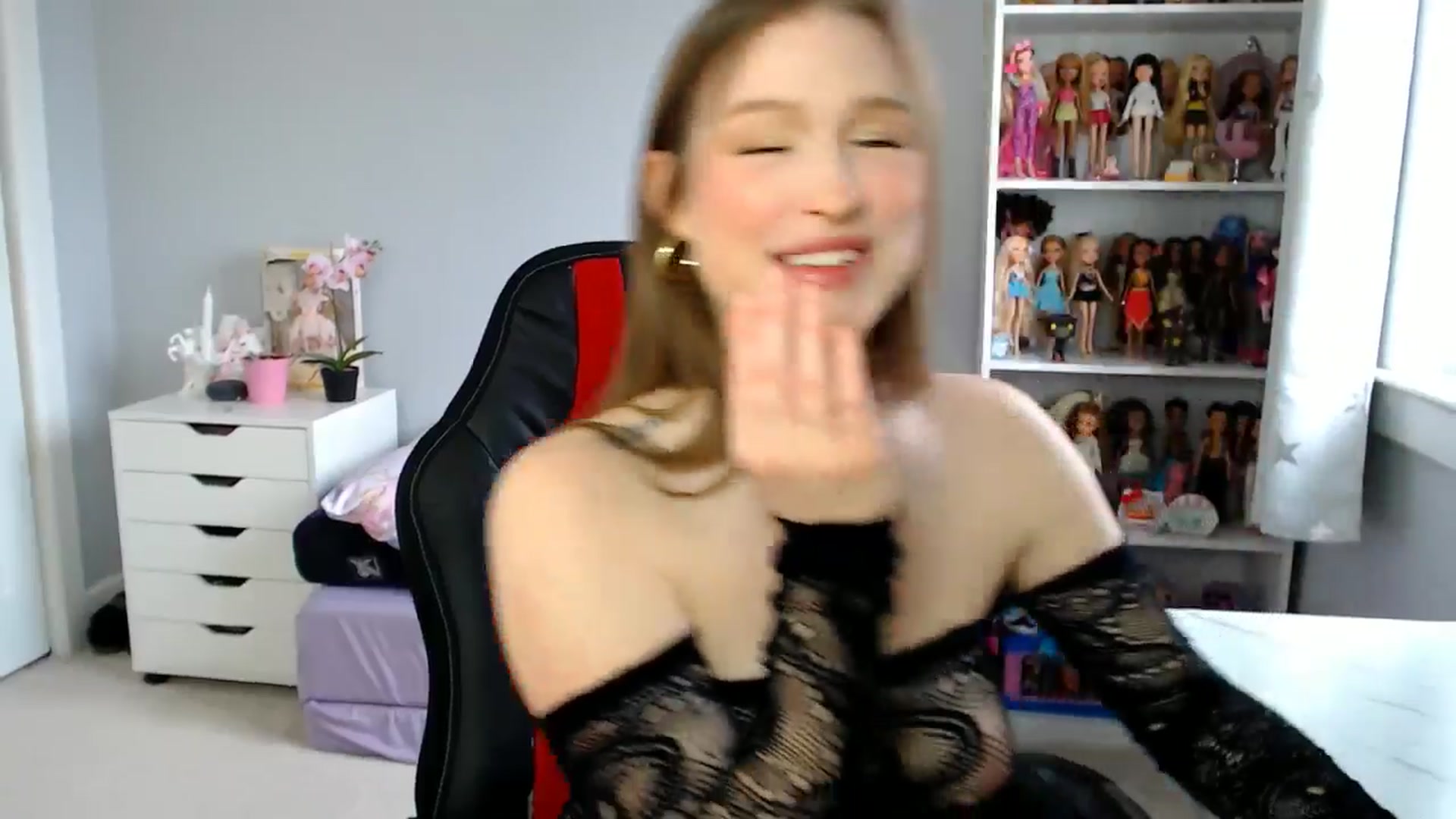 Gallery image thumbnail from GemmaMinx's myfreecams stream on, 05/07/2025, 18:28 image 2 of 20
