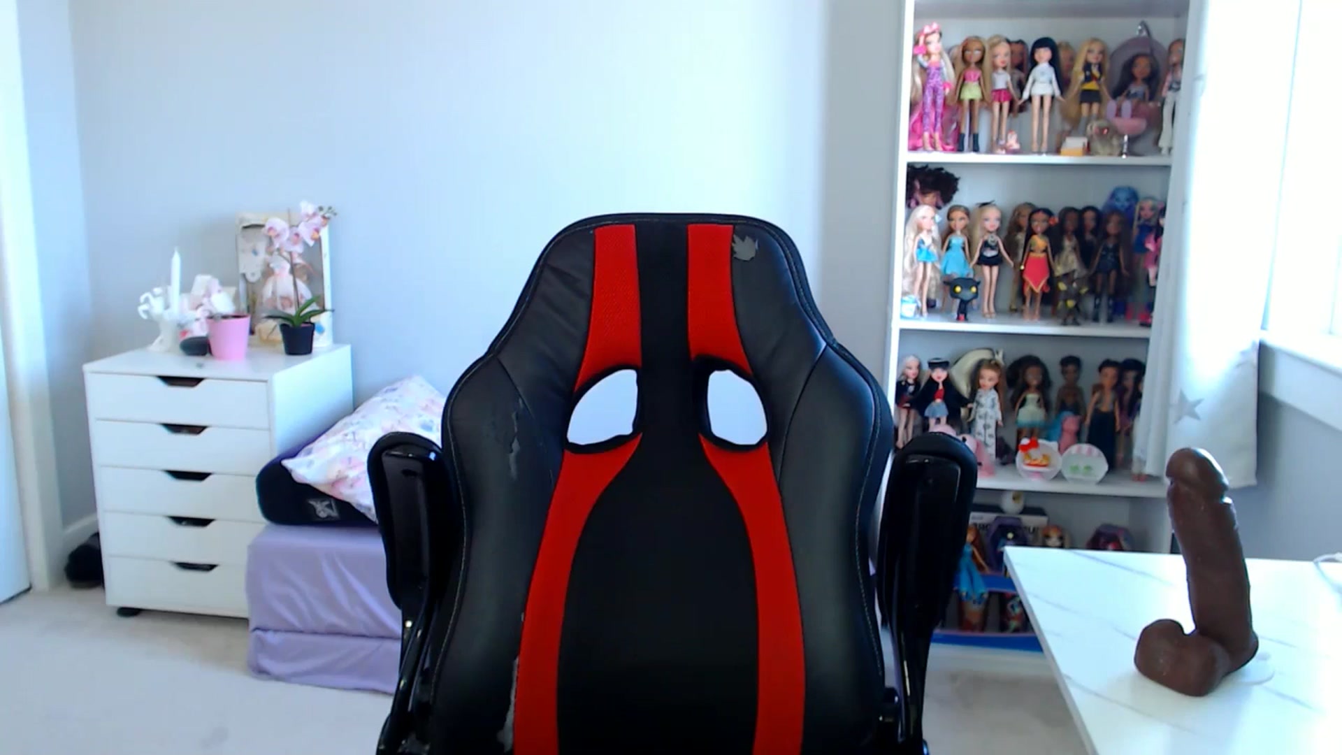 Gallery image thumbnail from GemmaMinx's myfreecams stream on, 05/12/2025, 16:00 image 13 of 20