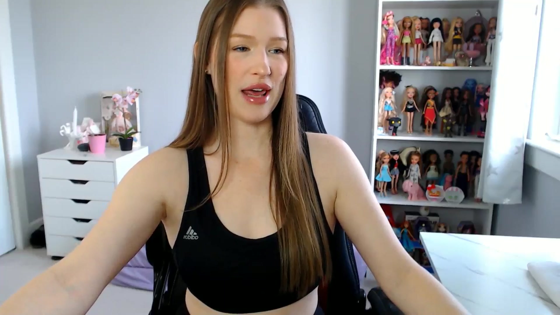 Gallery image thumbnail from GemmaMinx's myfreecams stream on, 05/13/2025, 15:29 image 2 of 20