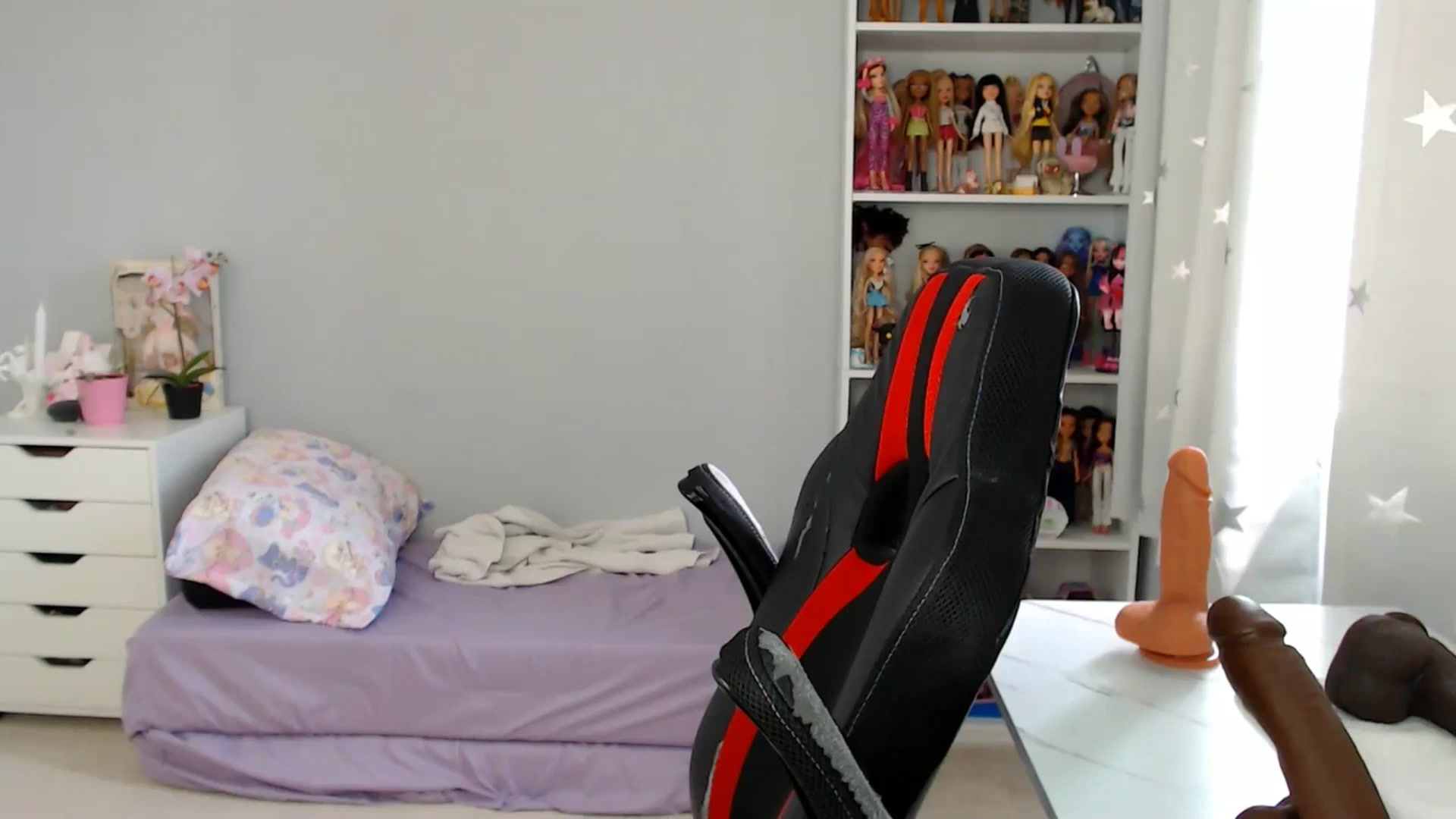 Gallery image thumbnail from GemmaMinx's myfreecams stream on, 05/13/2025, 19:06 image 2 of 20