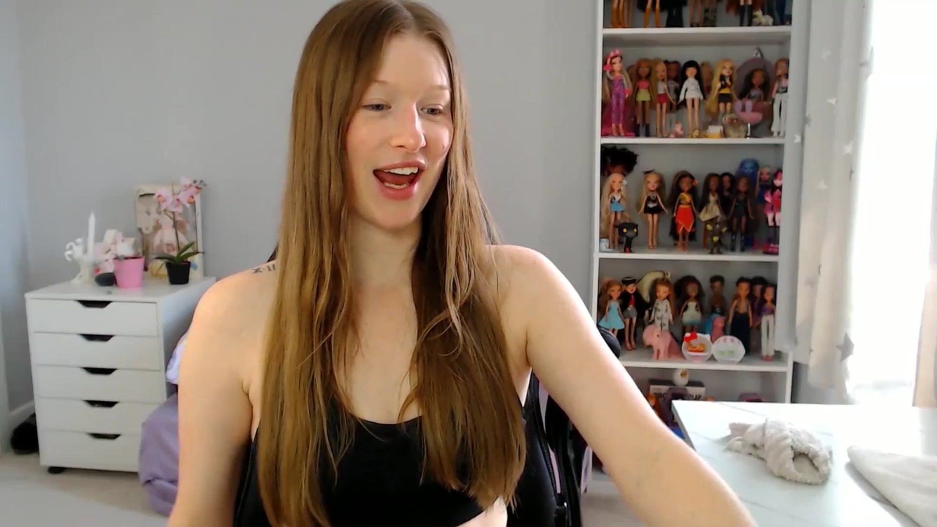 Gallery image thumbnail from GemmaMinx's myfreecams stream on, 05/13/2025, 19:06 image 12 of 20