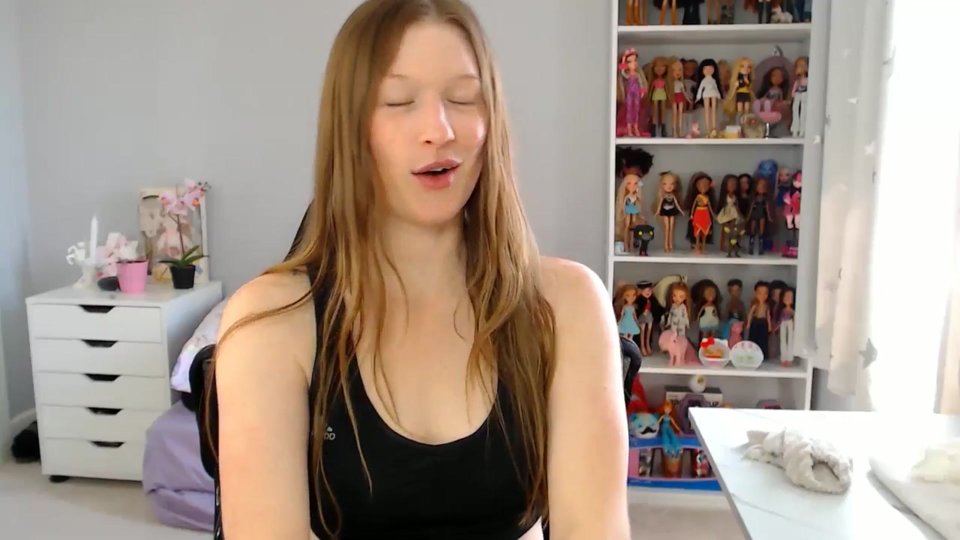 Gallery image thumbnail from GemmaMinx's myfreecams stream on, 05/13/2025, 19:06 image 14 of 20