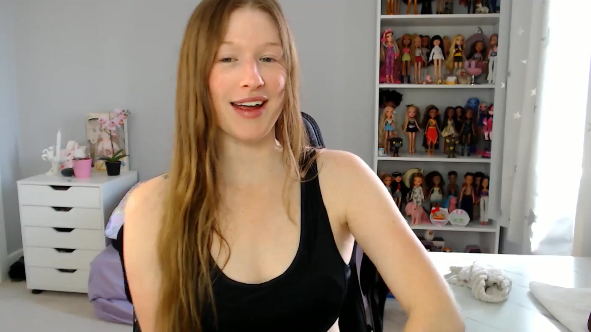 Gallery image thumbnail from GemmaMinx's myfreecams stream on, 05/13/2025, 19:06 image 9 of 20