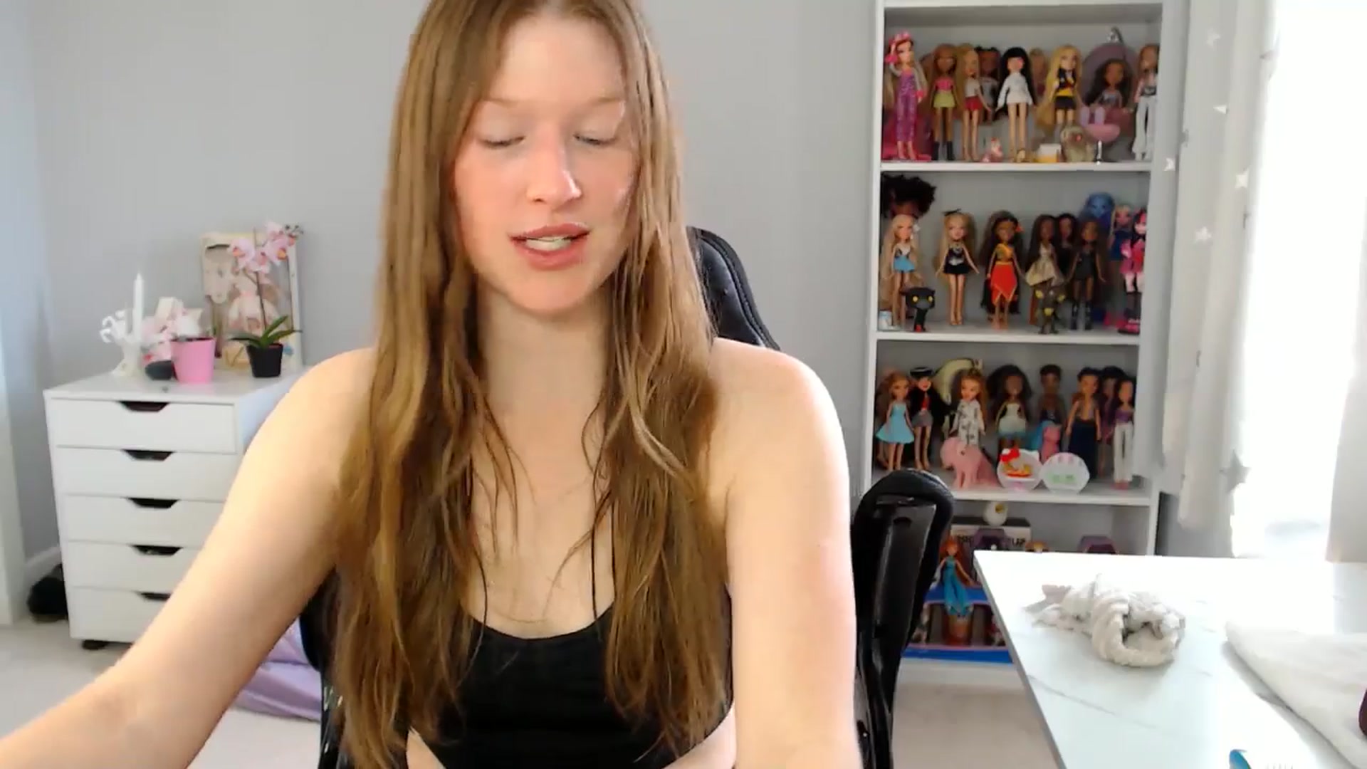 Gallery image thumbnail from GemmaMinx's myfreecams stream on, 05/13/2025, 19:06 image 6 of 20