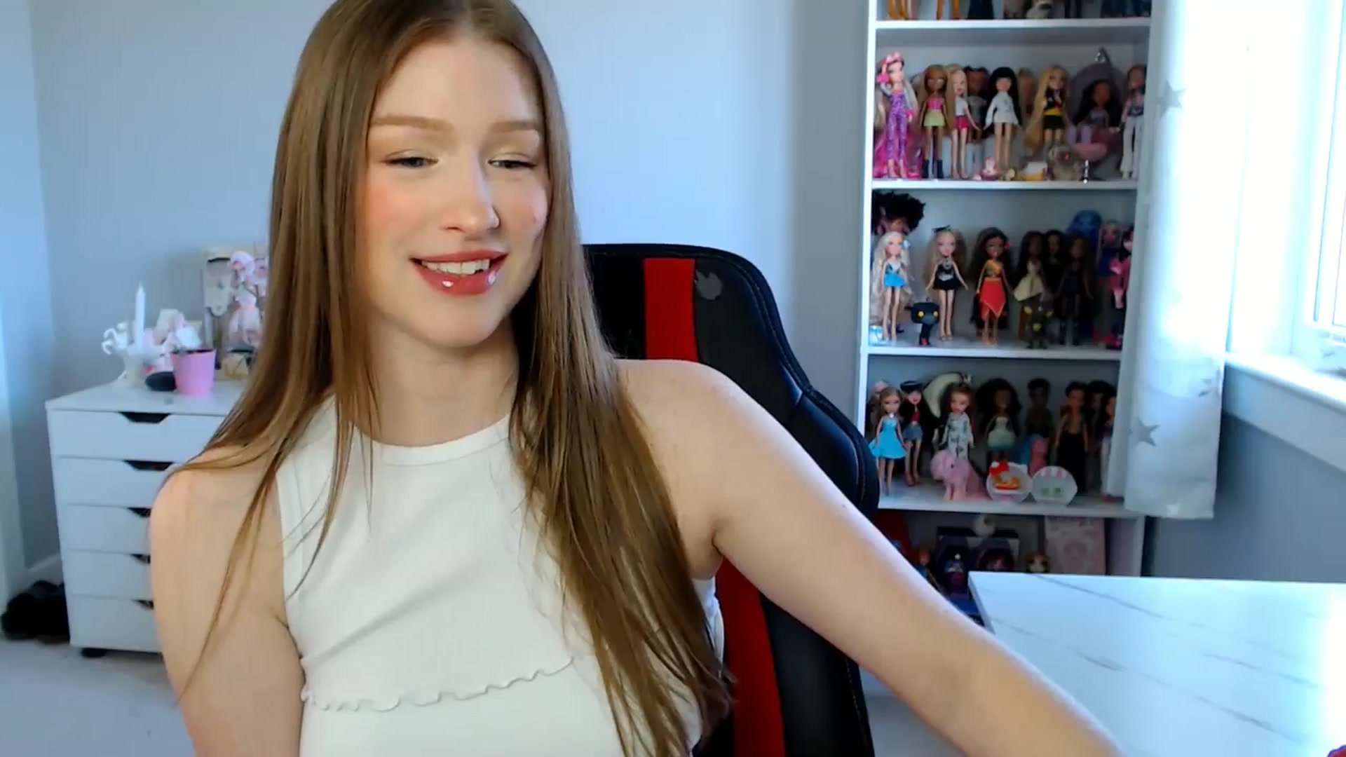 Gallery image thumbnail from GemmaMinx's myfreecams stream on, 05/26/2025, 17:20 image 18 of 20