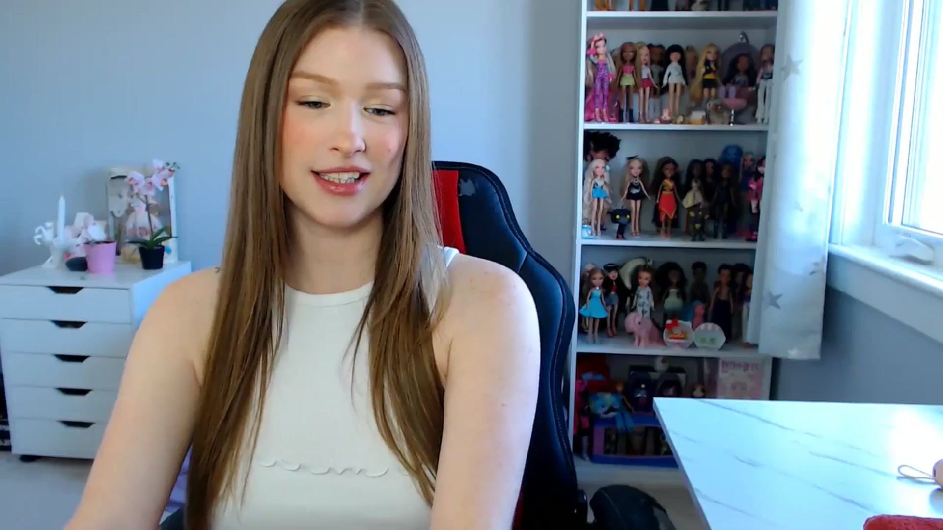 Gallery image thumbnail from GemmaMinx's myfreecams stream on, 05/26/2025, 17:20 image 6 of 20