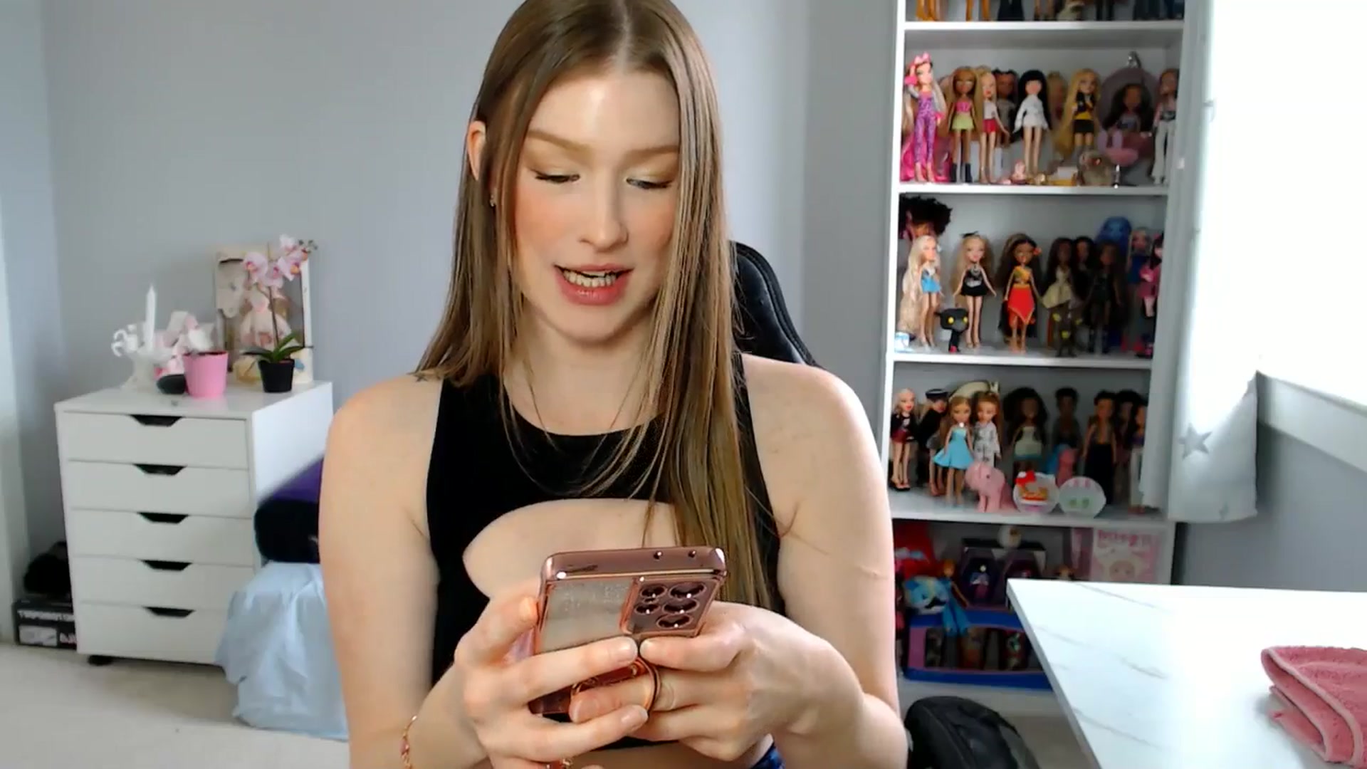 Gallery image thumbnail from GemmaMinx's myfreecams stream on, 05/29/2025, 18:04 image 15 of 20