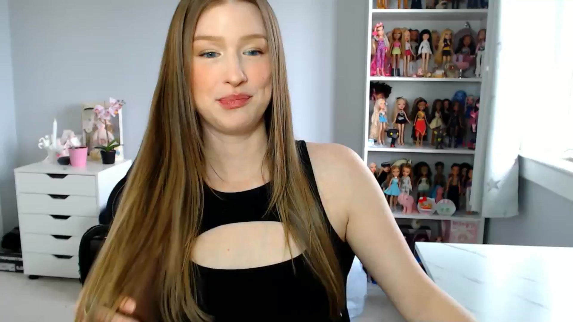 Gallery image thumbnail from GemmaMinx's myfreecams stream on, 05/29/2025, 18:04 image 1 of 20