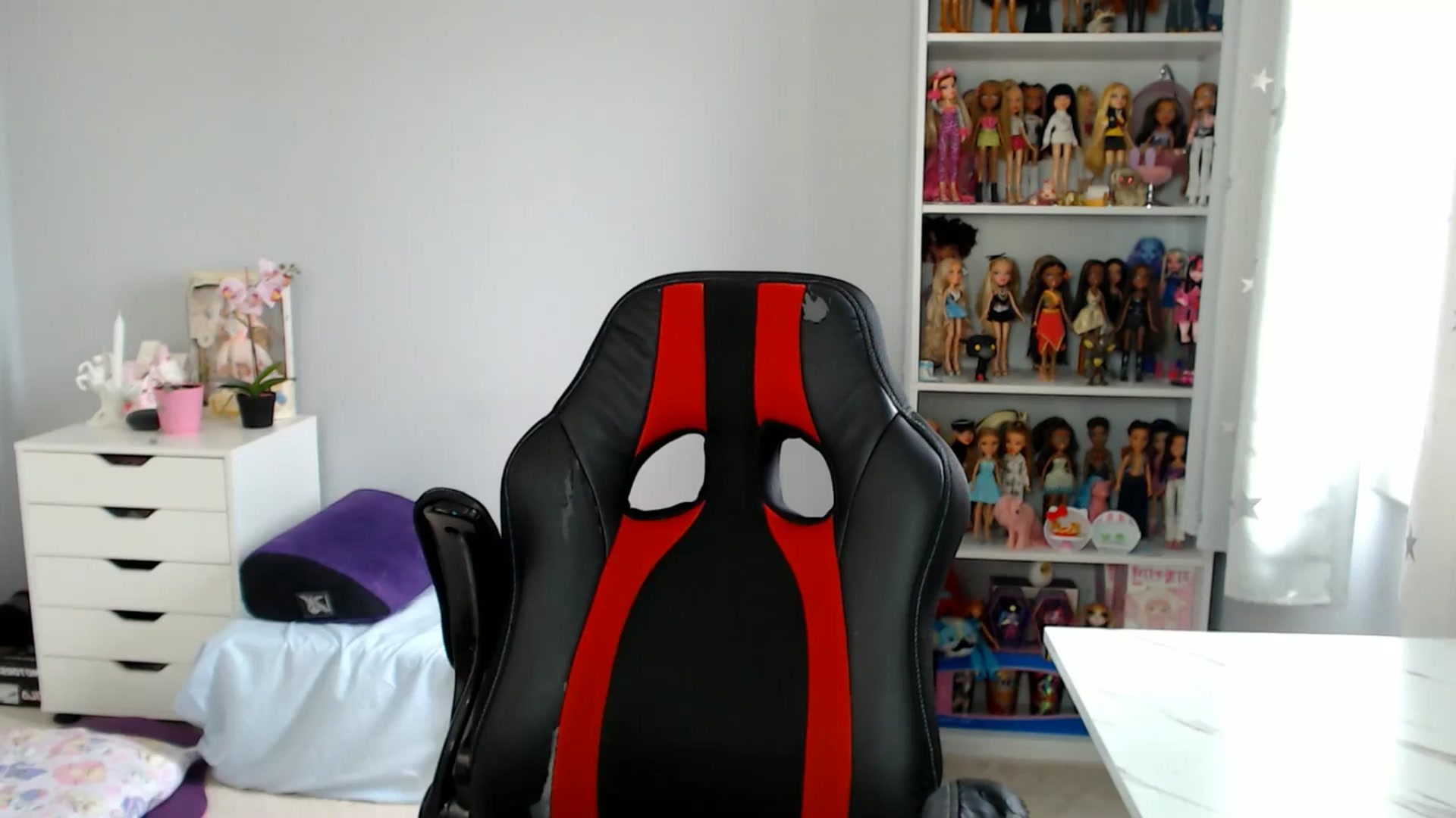 Gallery image thumbnail from GemmaMinx's myfreecams stream on, 05/29/2025, 19:07 image 14 of 20